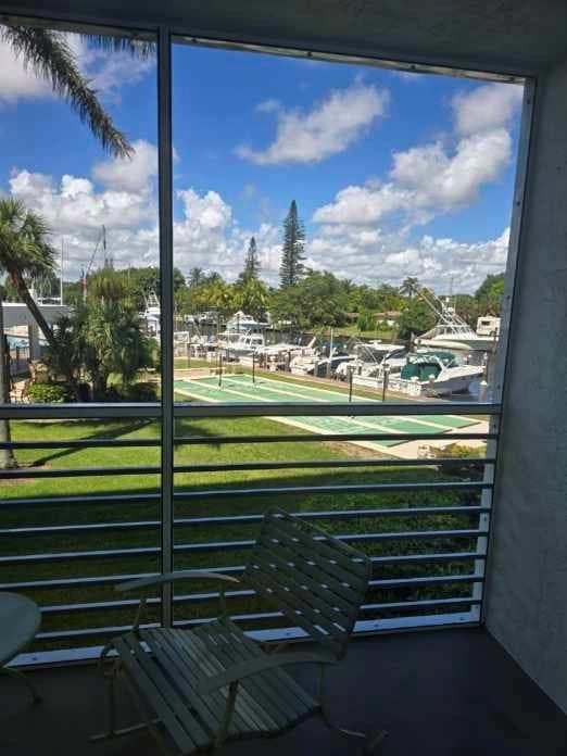 Condominium in Pompano Beach — photo 19 of 37