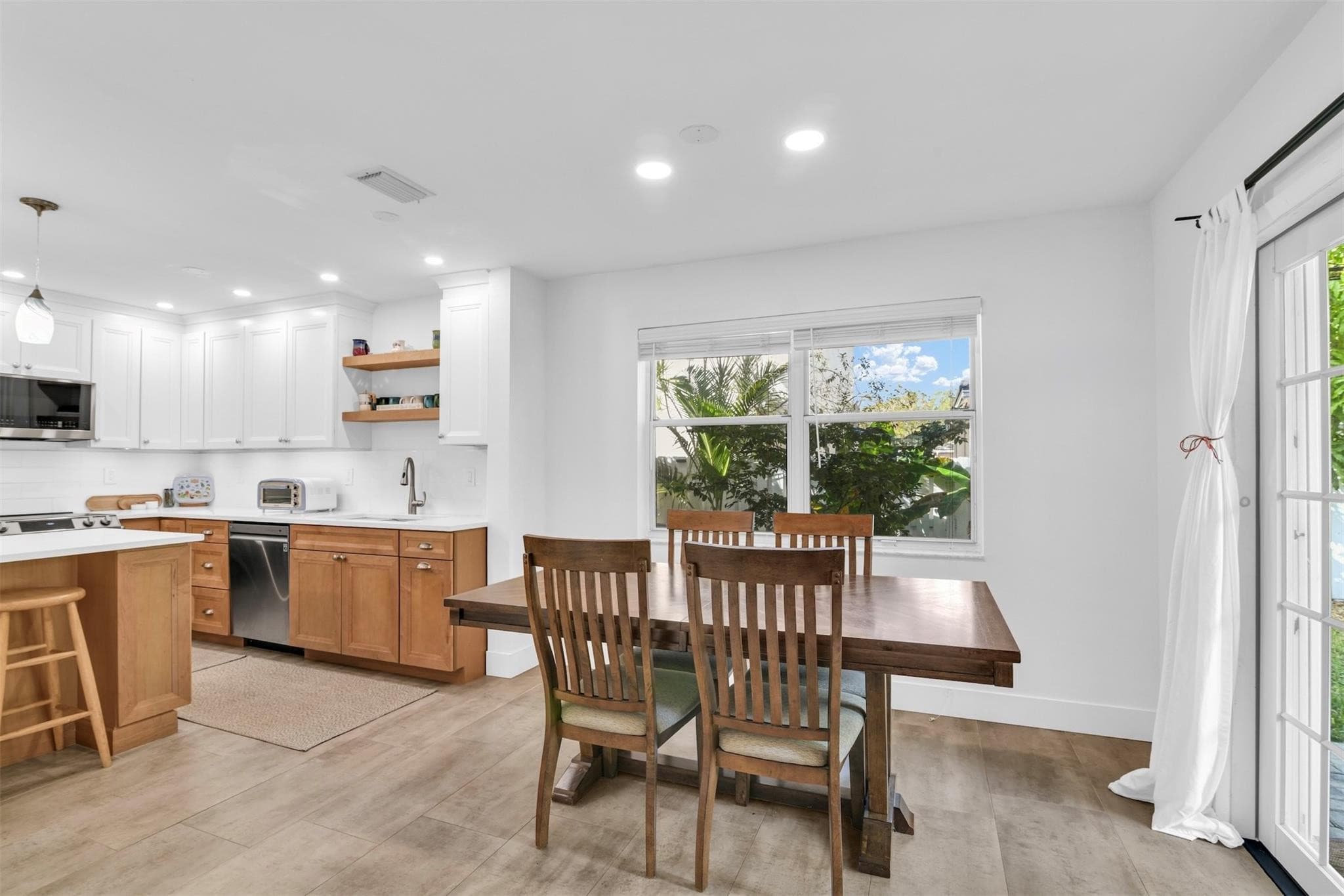 843 NW 98th Avenue, Plantation, FL 33324 — photo 11 of 56