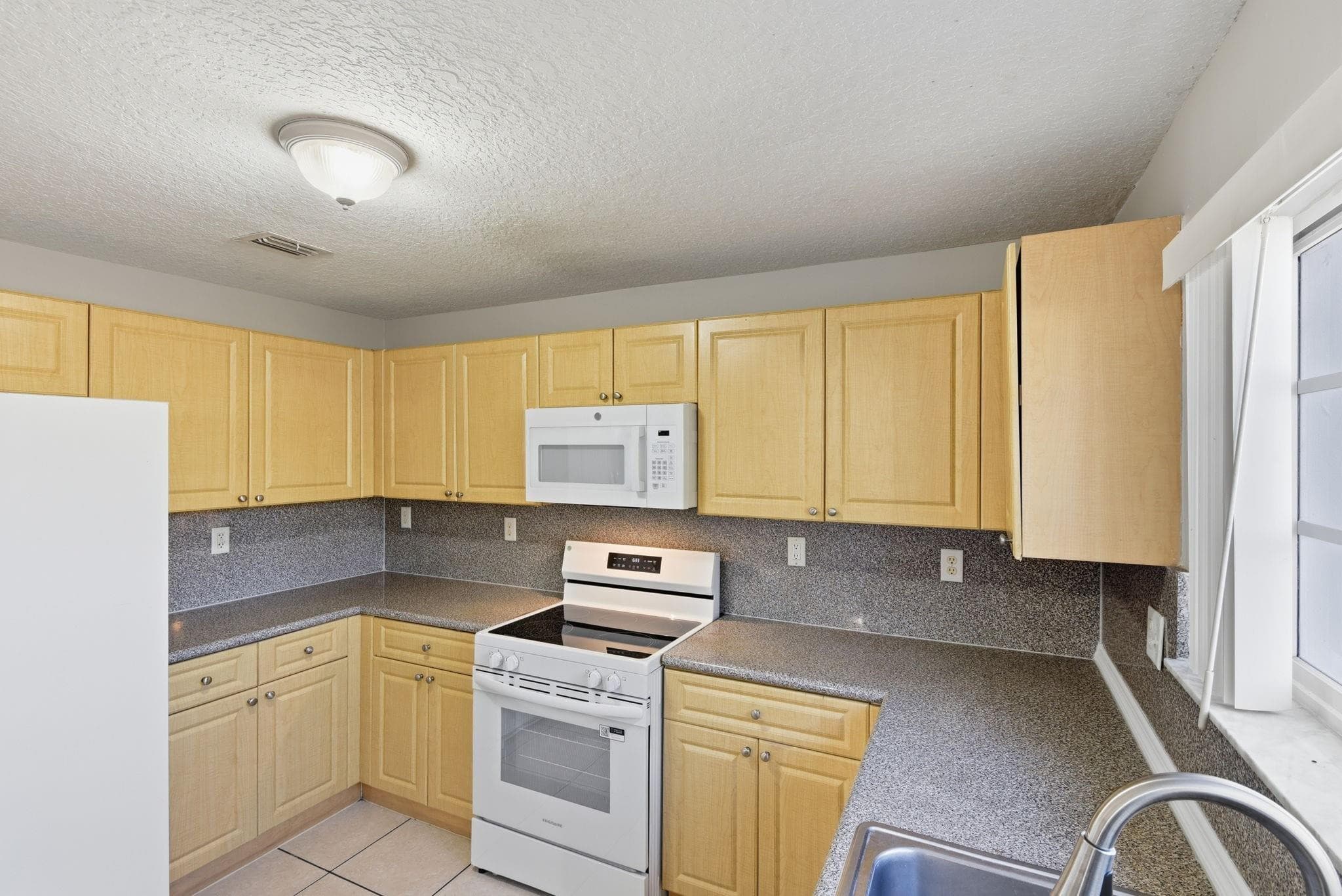 14000 SW 260th Street 105, Homestead, FL 33032 — photo 10 of 43