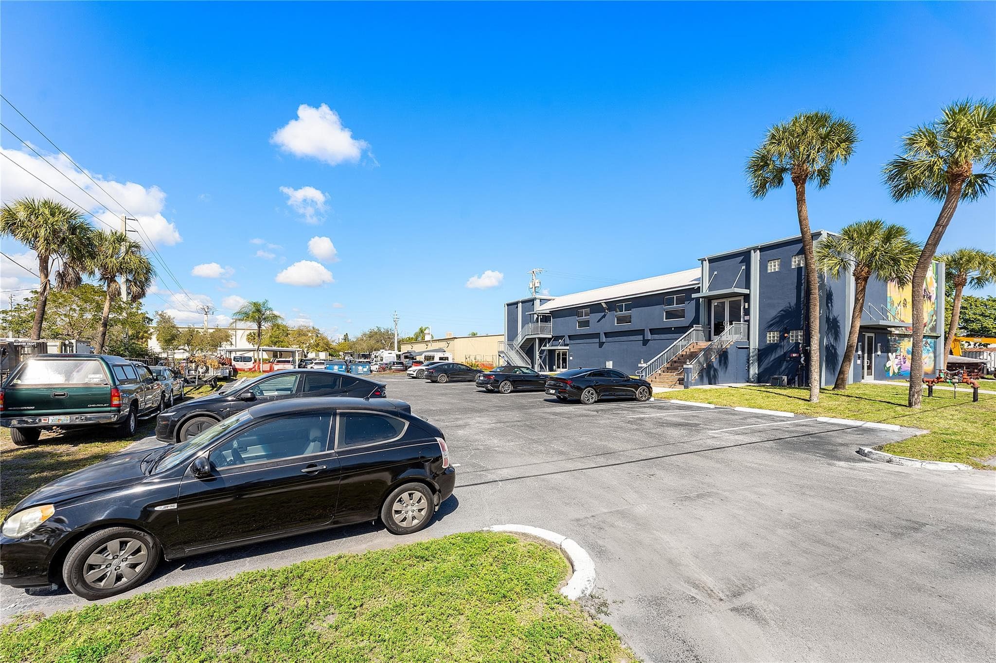 325 SW 26th Street, Fort Lauderdale, FL 33315 — photo 8 of 17