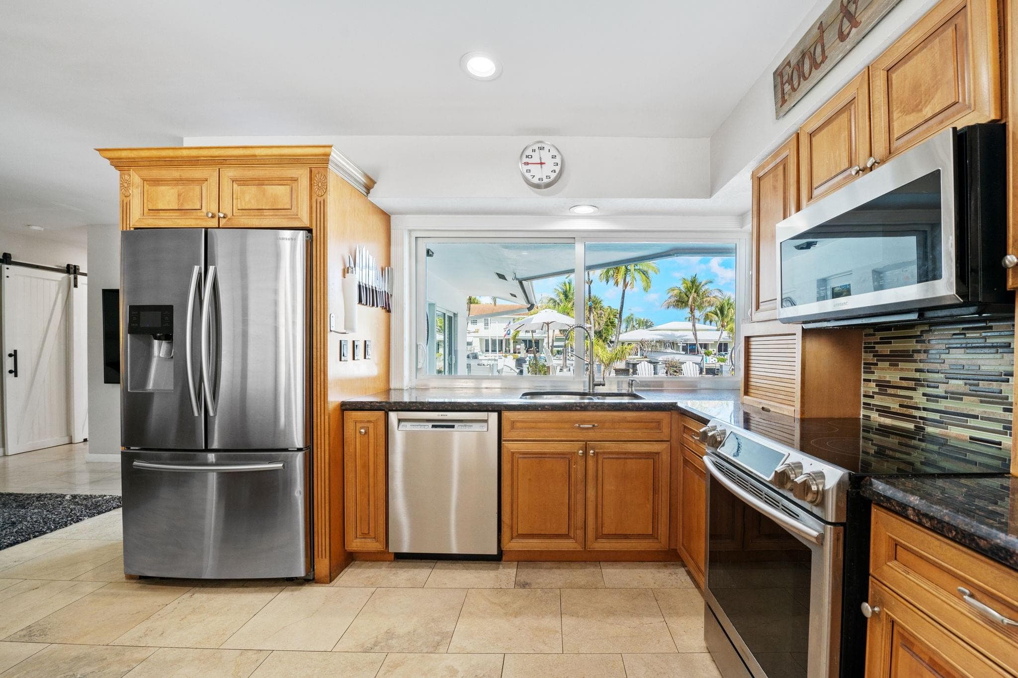 2821 NE 9th Court, Pompano Beach, FL 33062 — photo 13 of 41