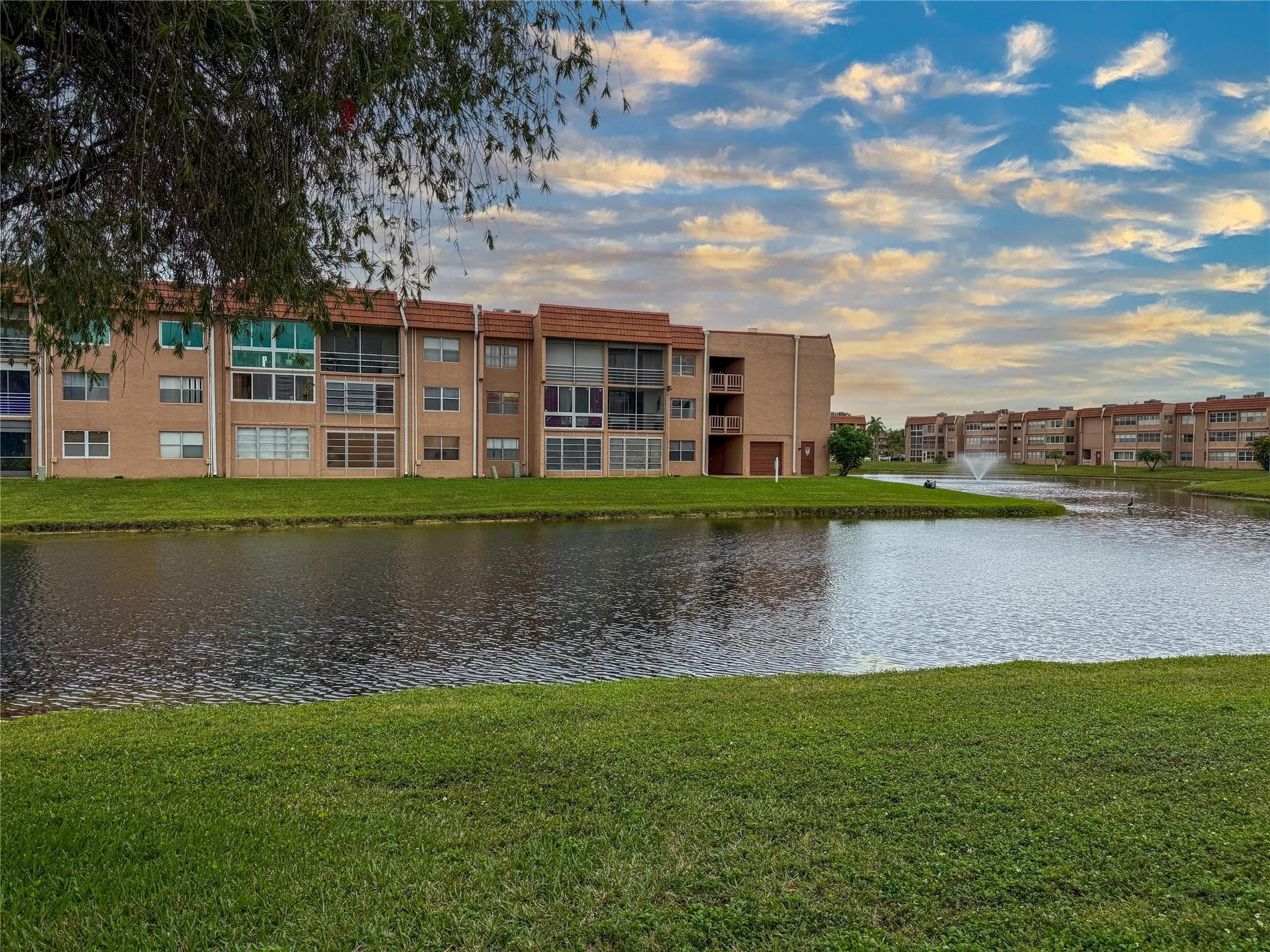 9460 Sunrise Lake Boulevard 212, Sunrise, FL 33322 — photo 3 of 34
