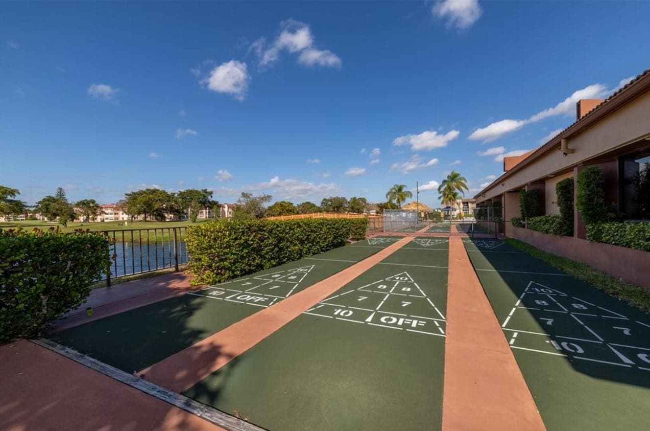 9460 Sunrise Lake Boulevard 212, Sunrise, FL 33322 — photo 33 of 34