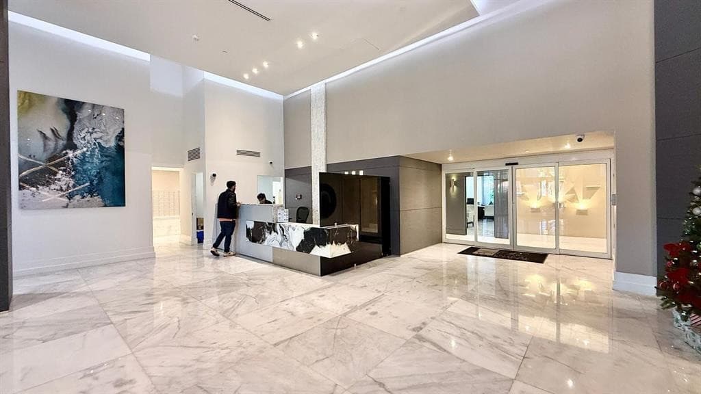 3300 NE 192nd Street 1901, Miami, FL 33180 — photo 3 of 49