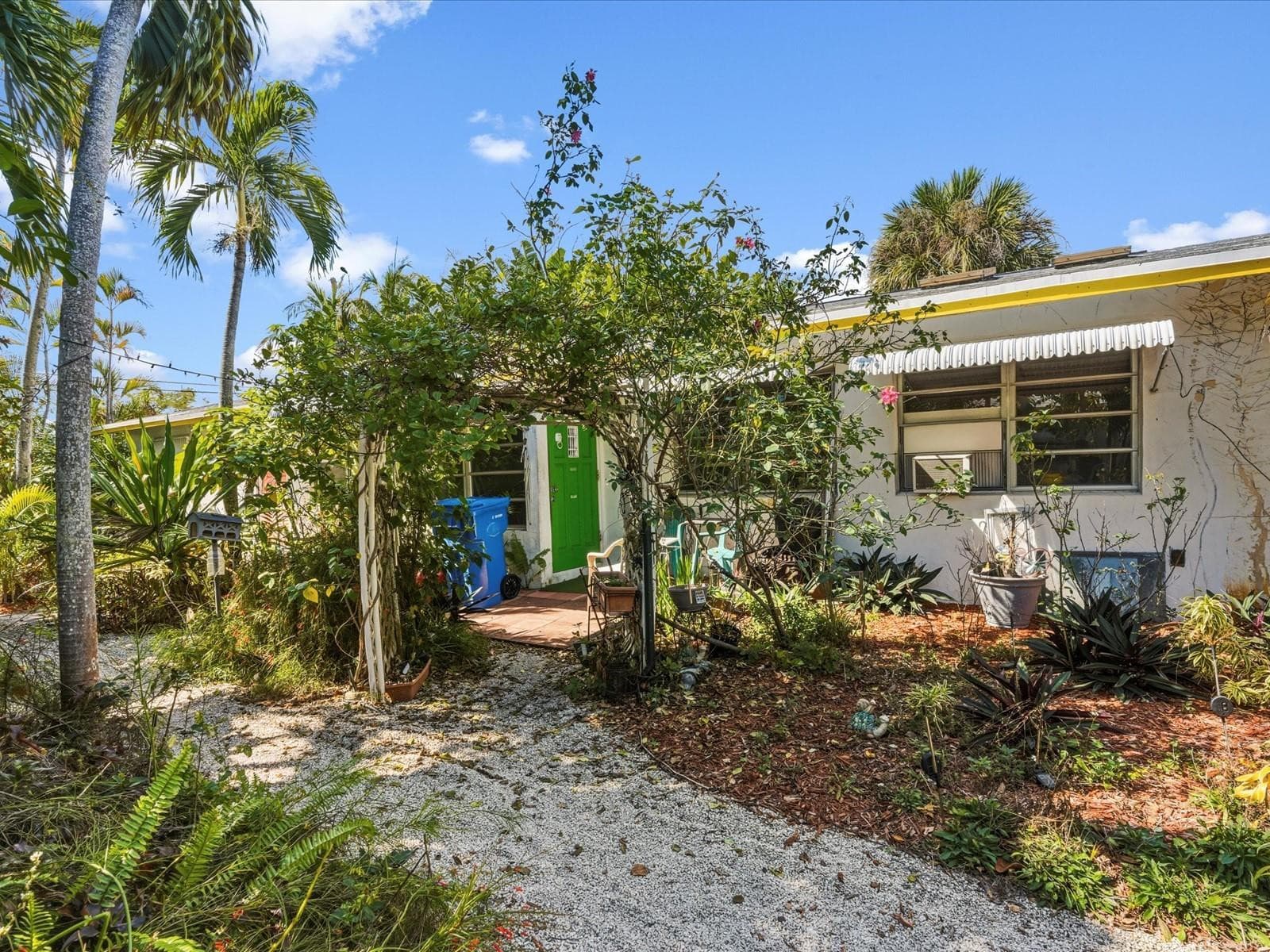 560-564 NE 34th Street, Oakland Park, FL 33334 — photo 10 of 32