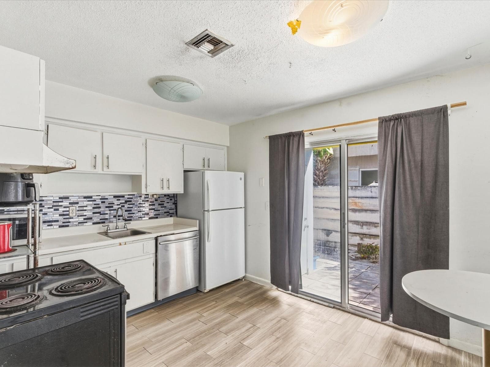 560-564 NE 34th Street, Oakland Park, FL 33334 — photo 28 of 32
