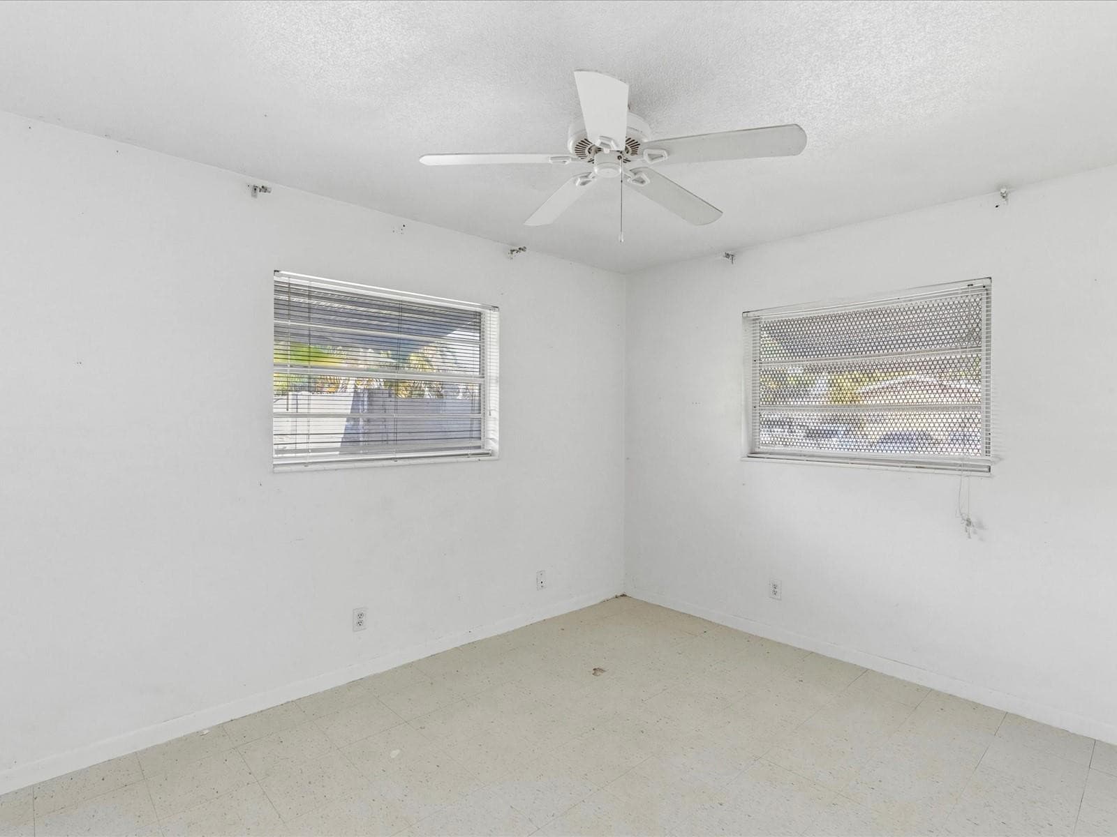 560-564 NE 34th Street, Oakland Park, FL 33334 — photo 31 of 32