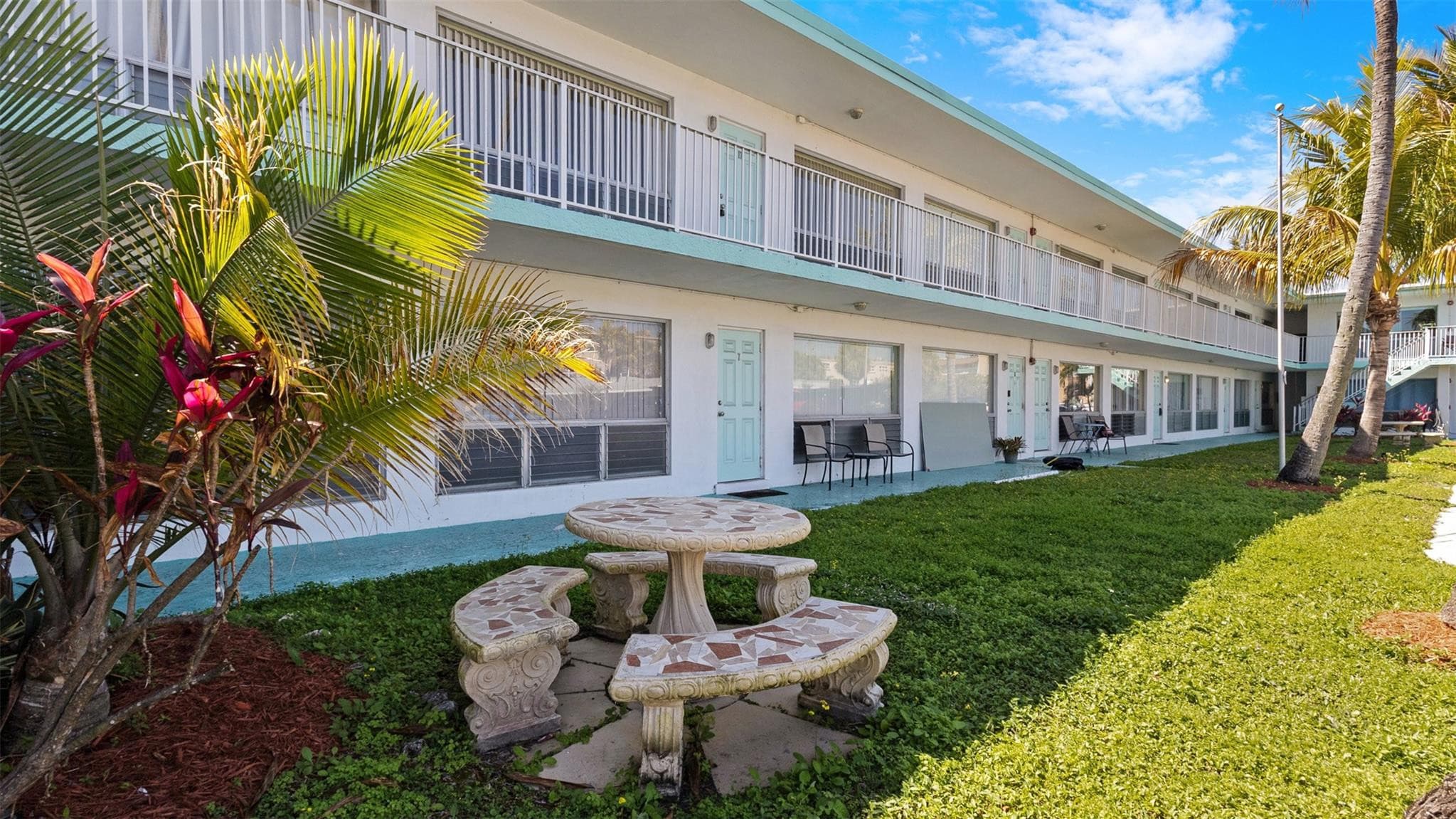 3212 NE 7th Place 12, Pompano Beach, FL 33062 — photo 1 of 21