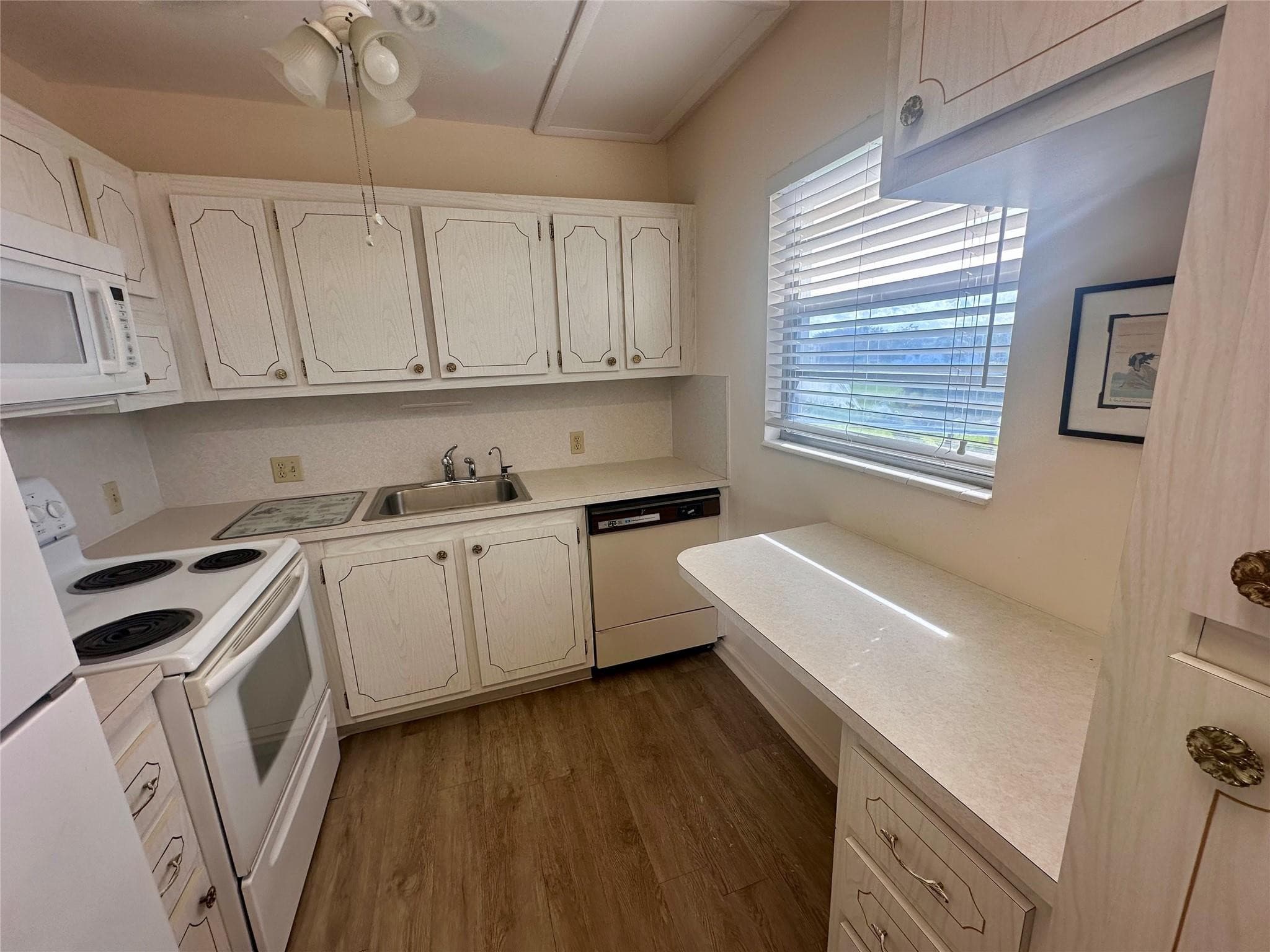 29 Preston A, Boca Raton, FL 33434 — photo 3 of 21