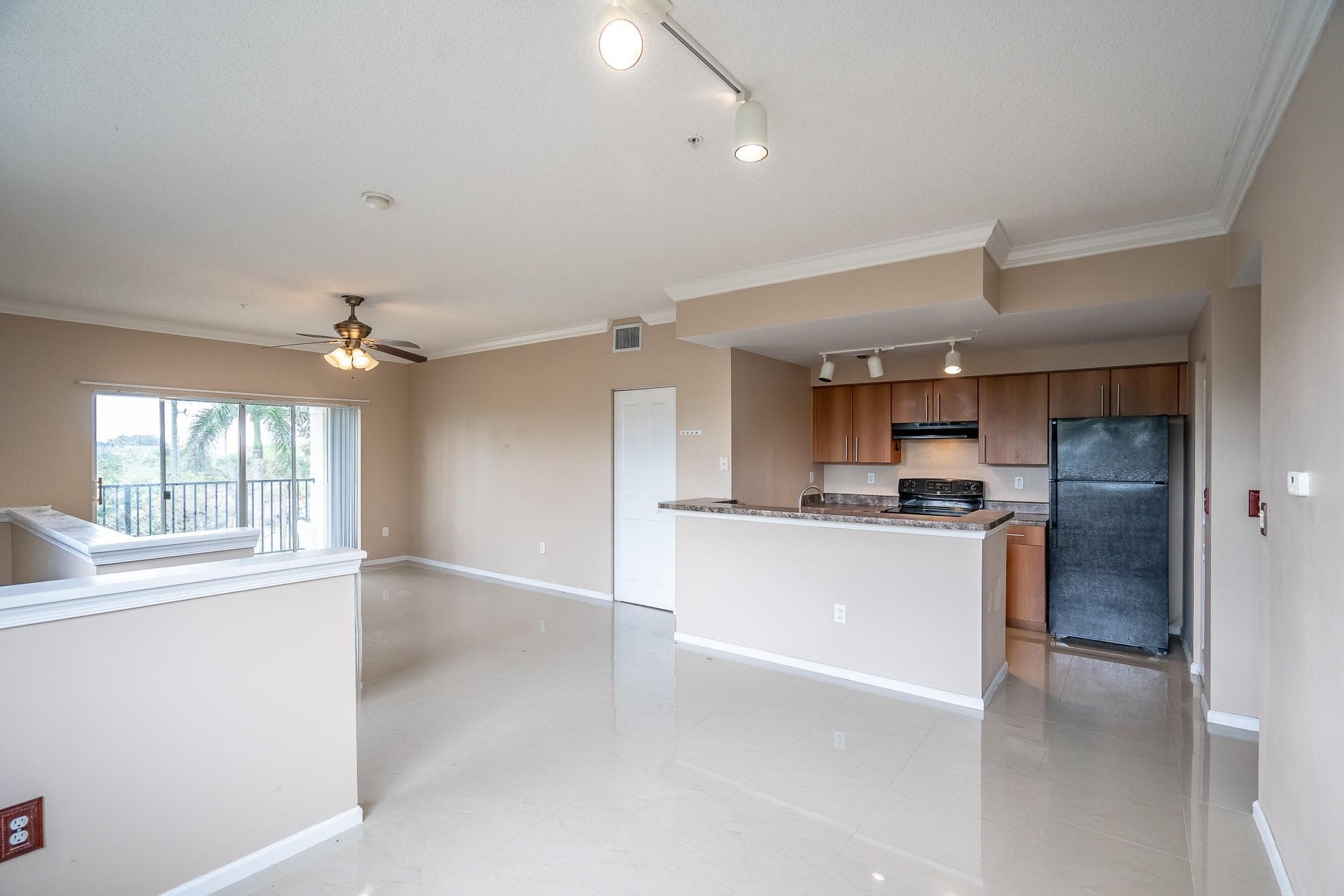 5800 W Sample Road 308, Coral Springs, FL 33067 — photo 4 of 14