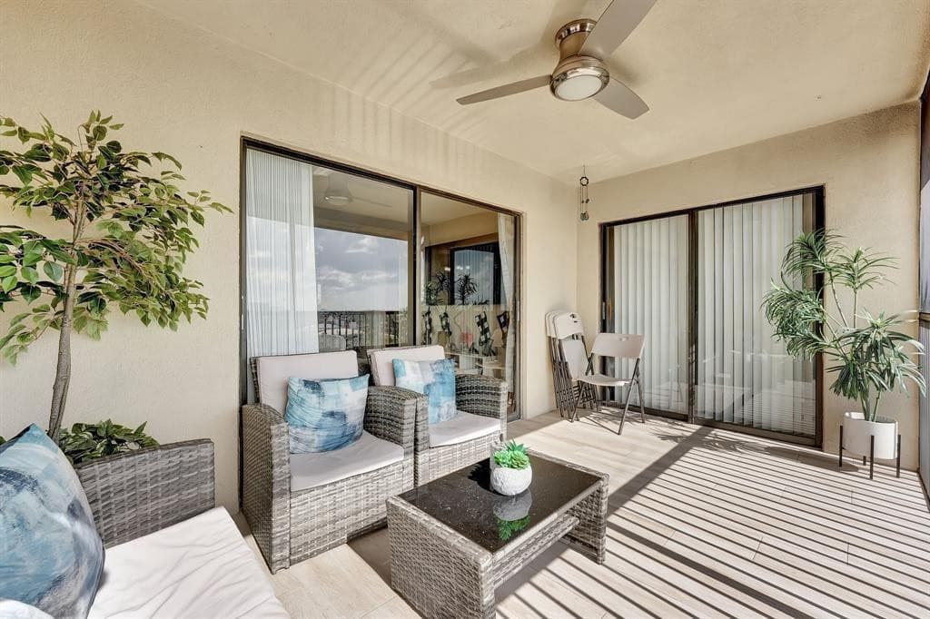 2200 S Cypress Bend Drive 905, Pompano Beach, FL 33069 — photo 11 of 25