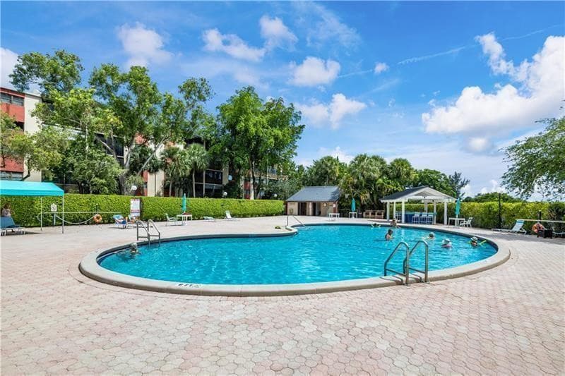2200 S Cypress Bend Drive 905, Pompano Beach, FL 33069 — photo 23 of 25