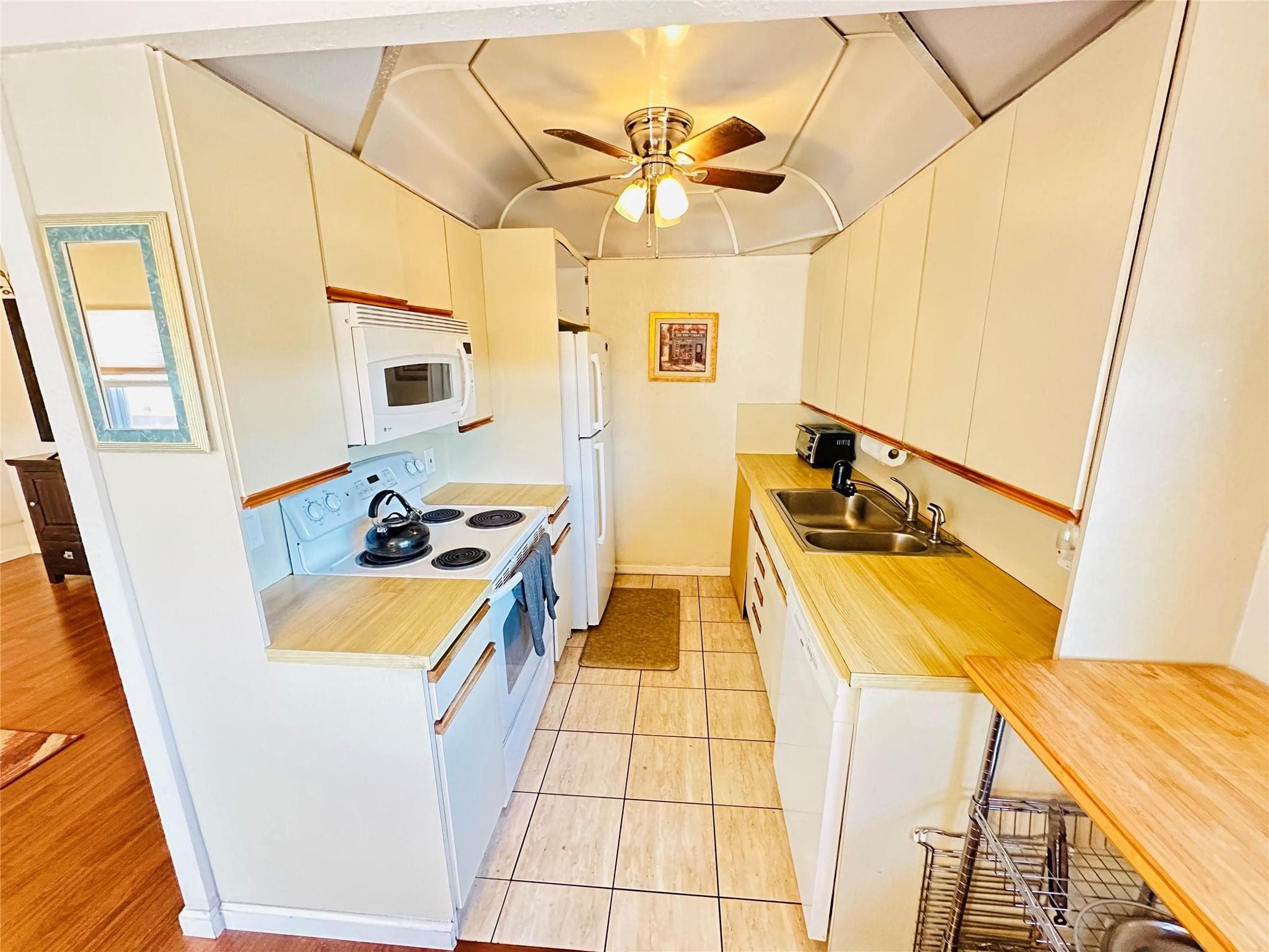 4050 Harwood E 4050, Deerfield Beach, FL 33442 — photo 9 of 57