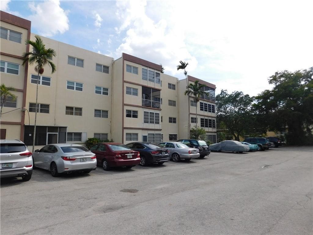4047 NW 16th Street 406, Fort Lauderdale, FL 33313 — photo 2 of 38