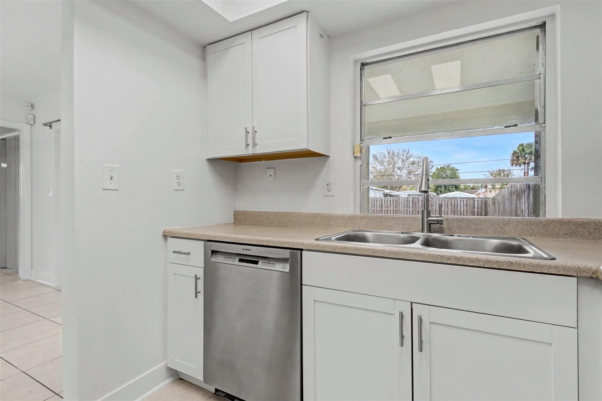 6821-6825 NW 11th Place 6825, Plantation, FL 33317 — photo 23 of 39