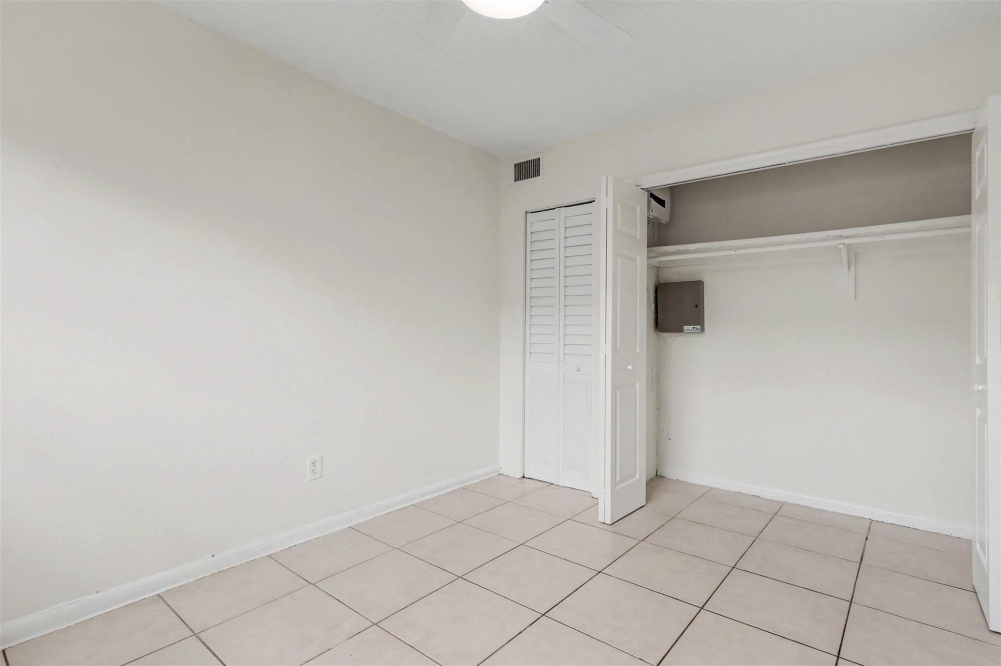 6821-6825 NW 11th Place 6825, Plantation, FL 33317 — photo 35 of 39