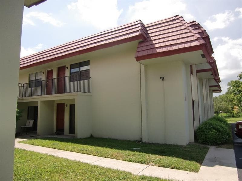 3243 104 Avenue, Coral Springs, FL 33065 — photo 1 of 10