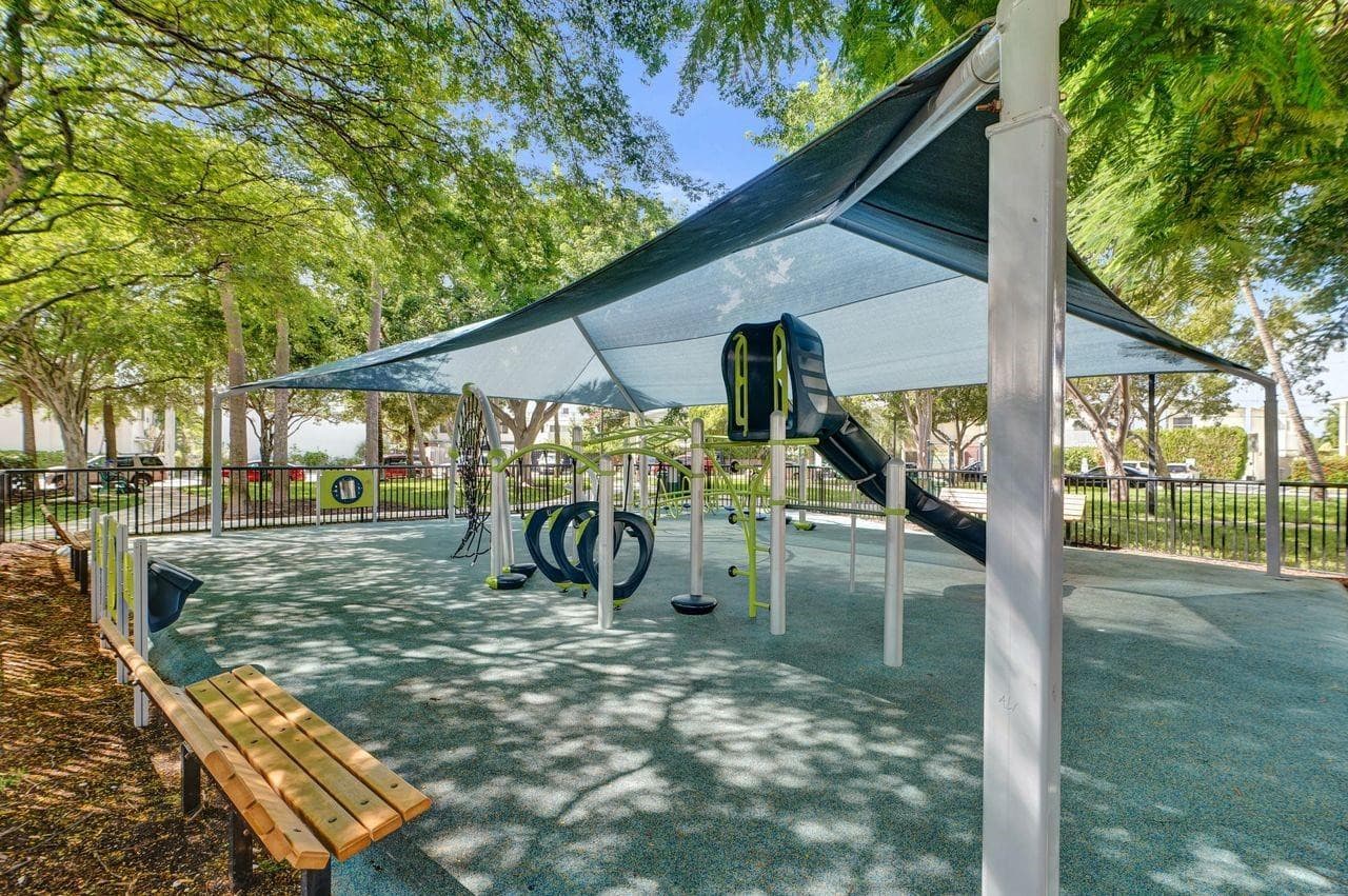 7441 Wayne Avenue 10c, Miami Beach, FL 33141 — photo 29 of 32