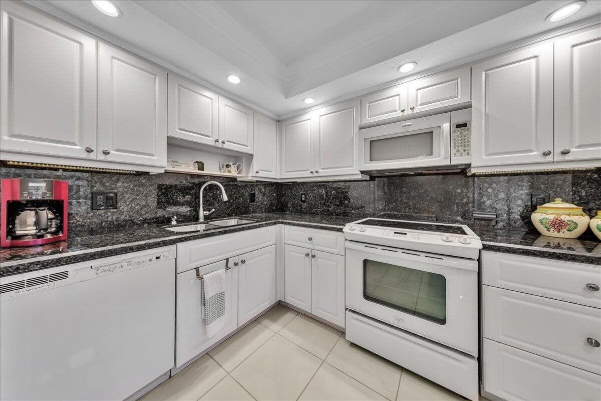 804 Cypress Grove Lane 302, Pompano Beach, FL 33069 — photo 6 of 45