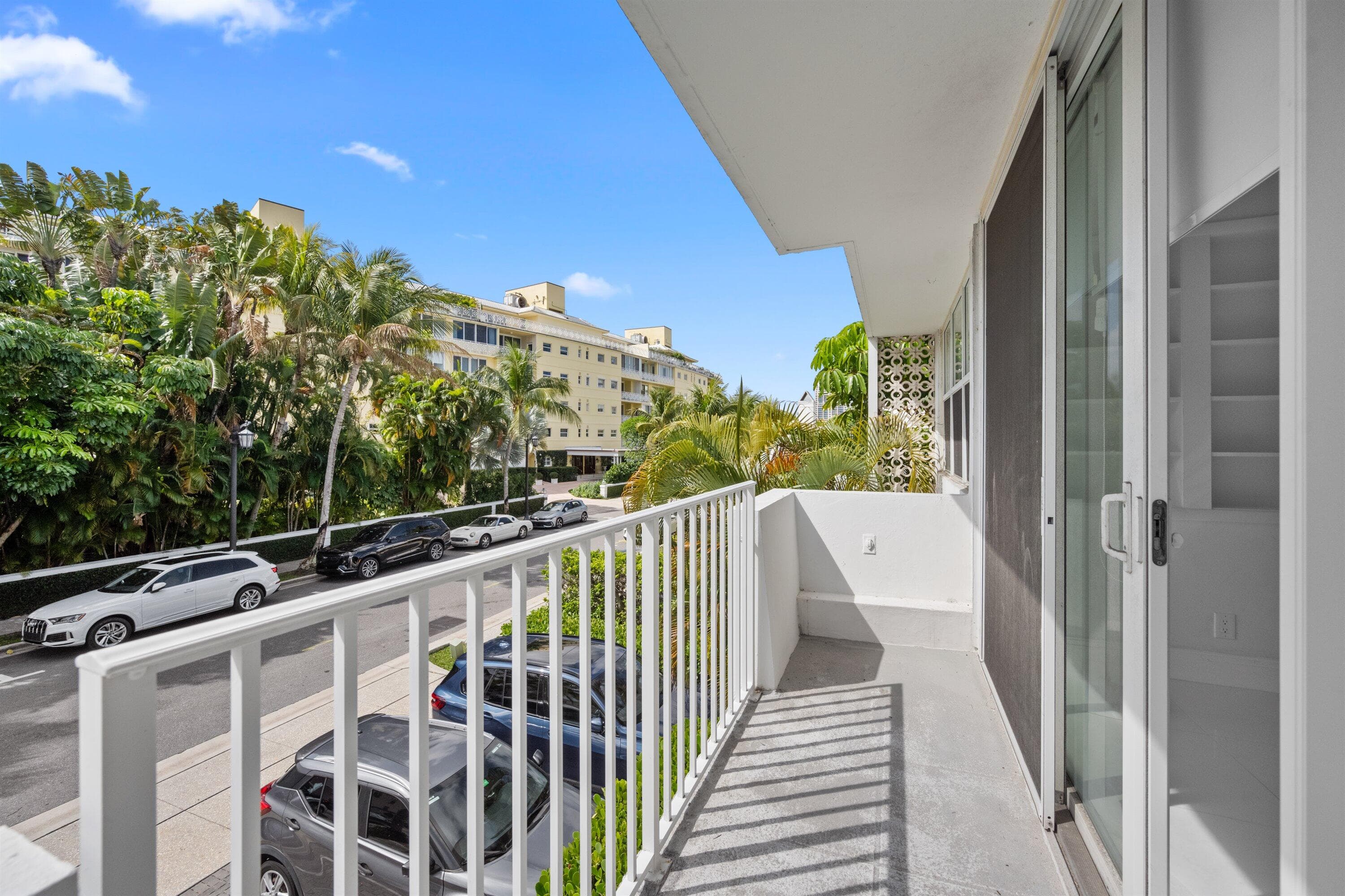 401 Peruvian Avenue 2010, Palm Beach, FL 33480 — photo 28 of 39