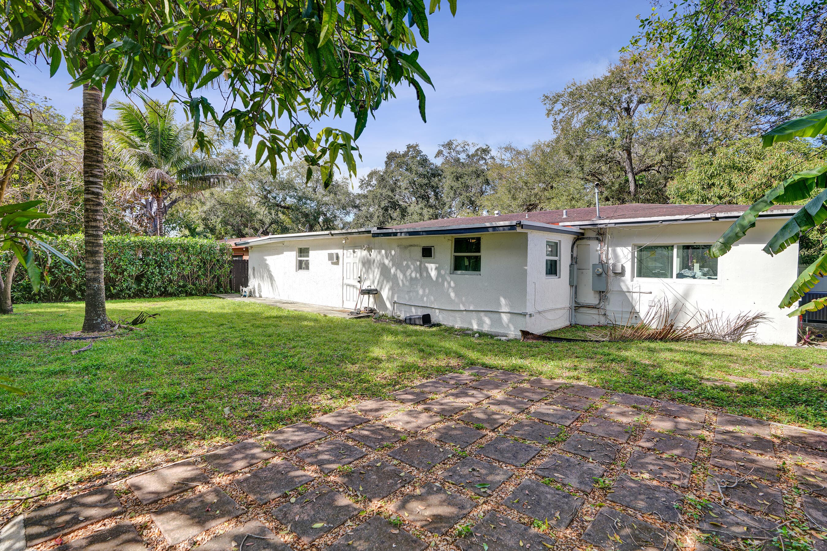640 NE 160th Street, Miami, FL 33162 — photo 23 of 27