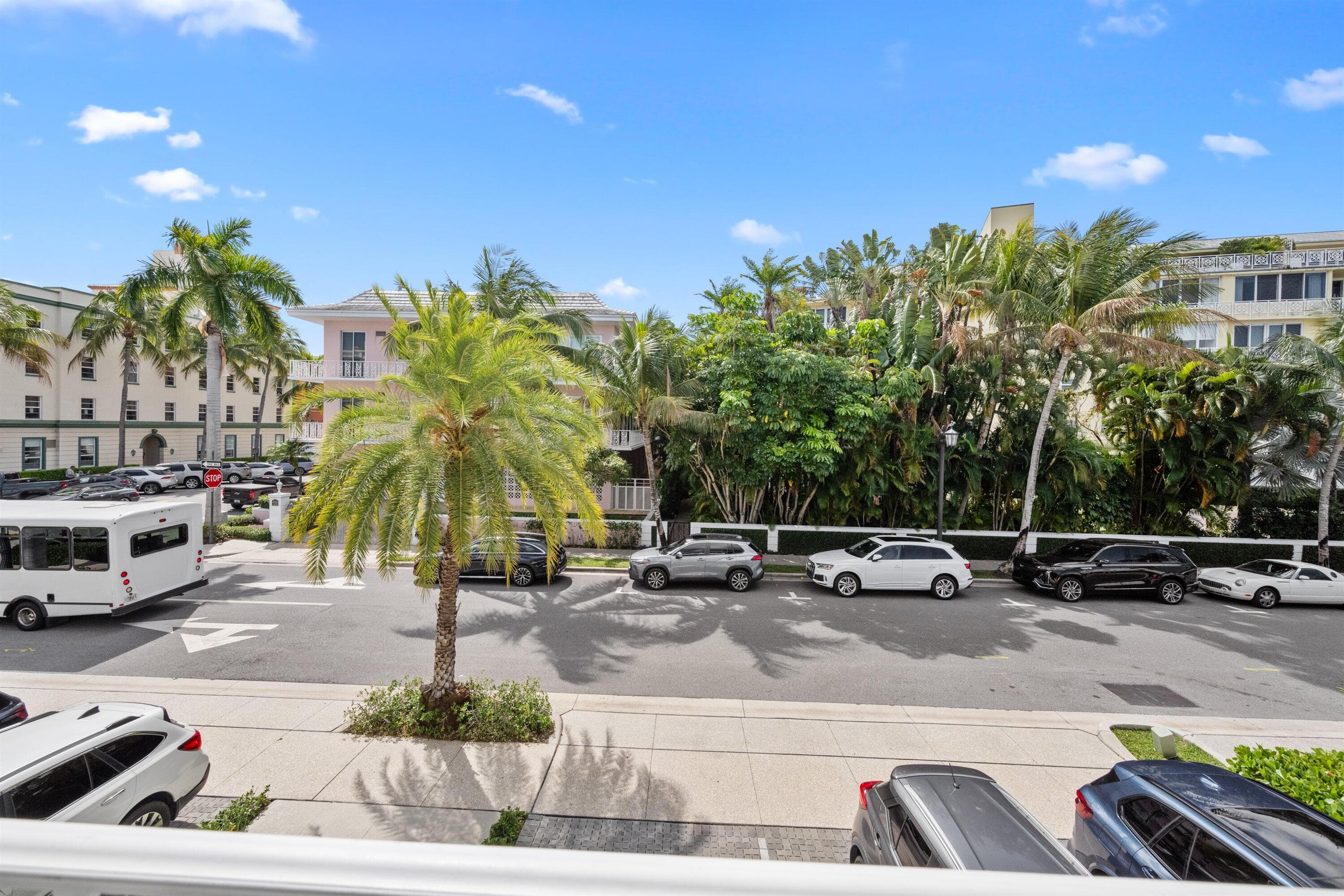 401 Peruvian Avenue 2010, Palm Beach, FL 33480 — photo 12 of 39