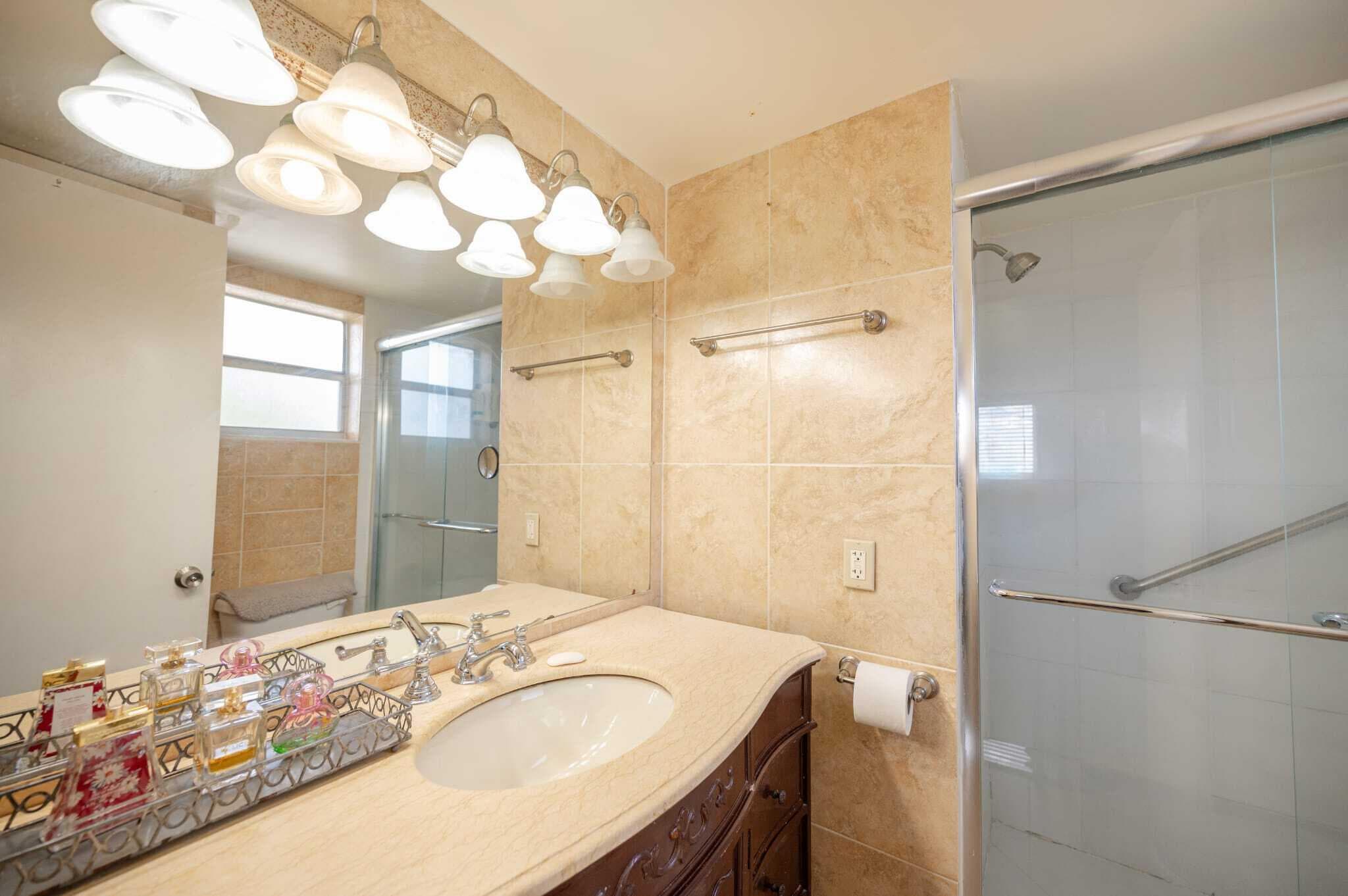 8861 Sunrise Lakes Boulevard Unit 301, Sunrise, FL 33322 — photo 6 of 17