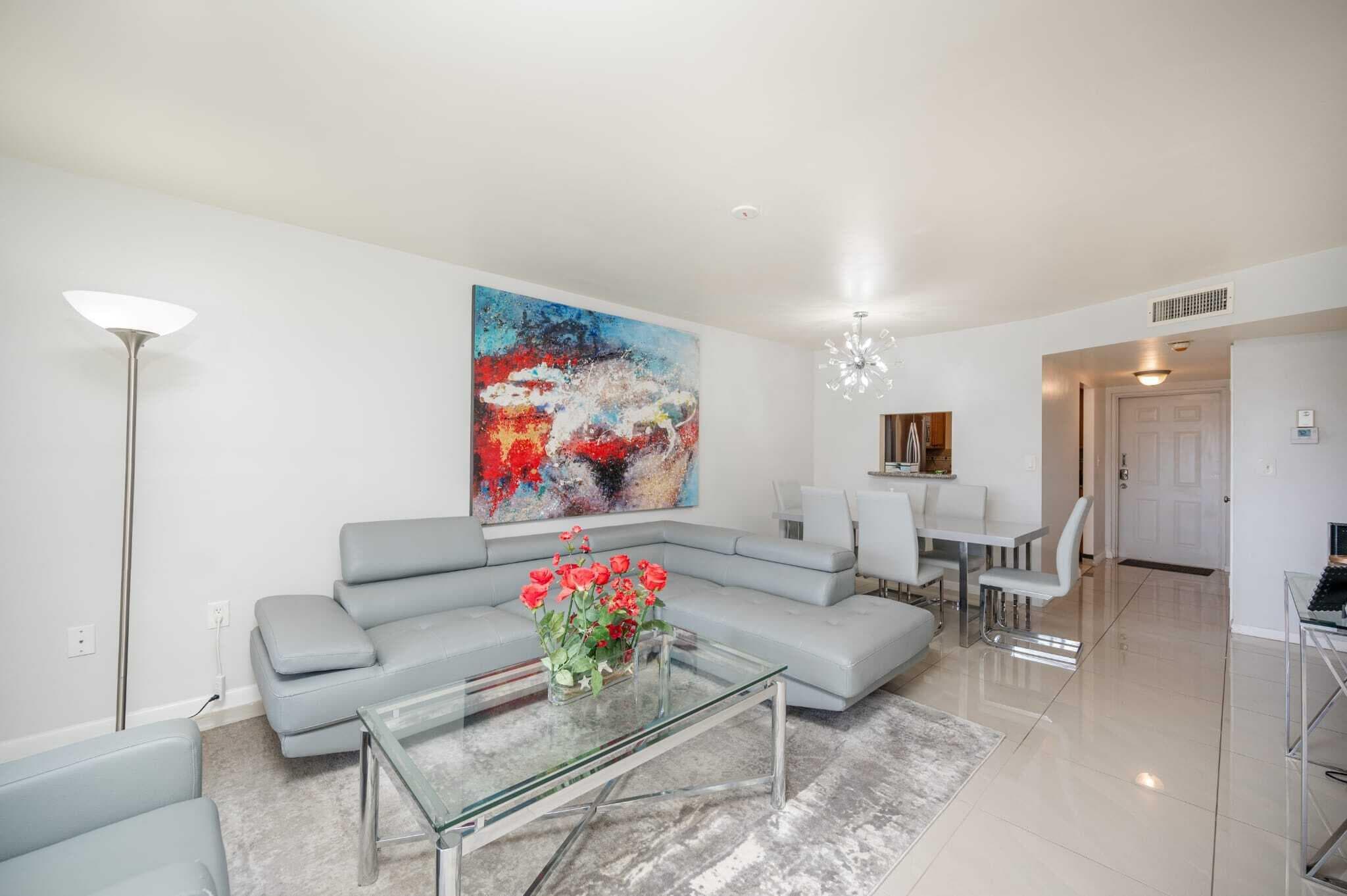 8861 Sunrise Lakes Boulevard Unit 301, Sunrise, FL 33322 — photo 4 of 17