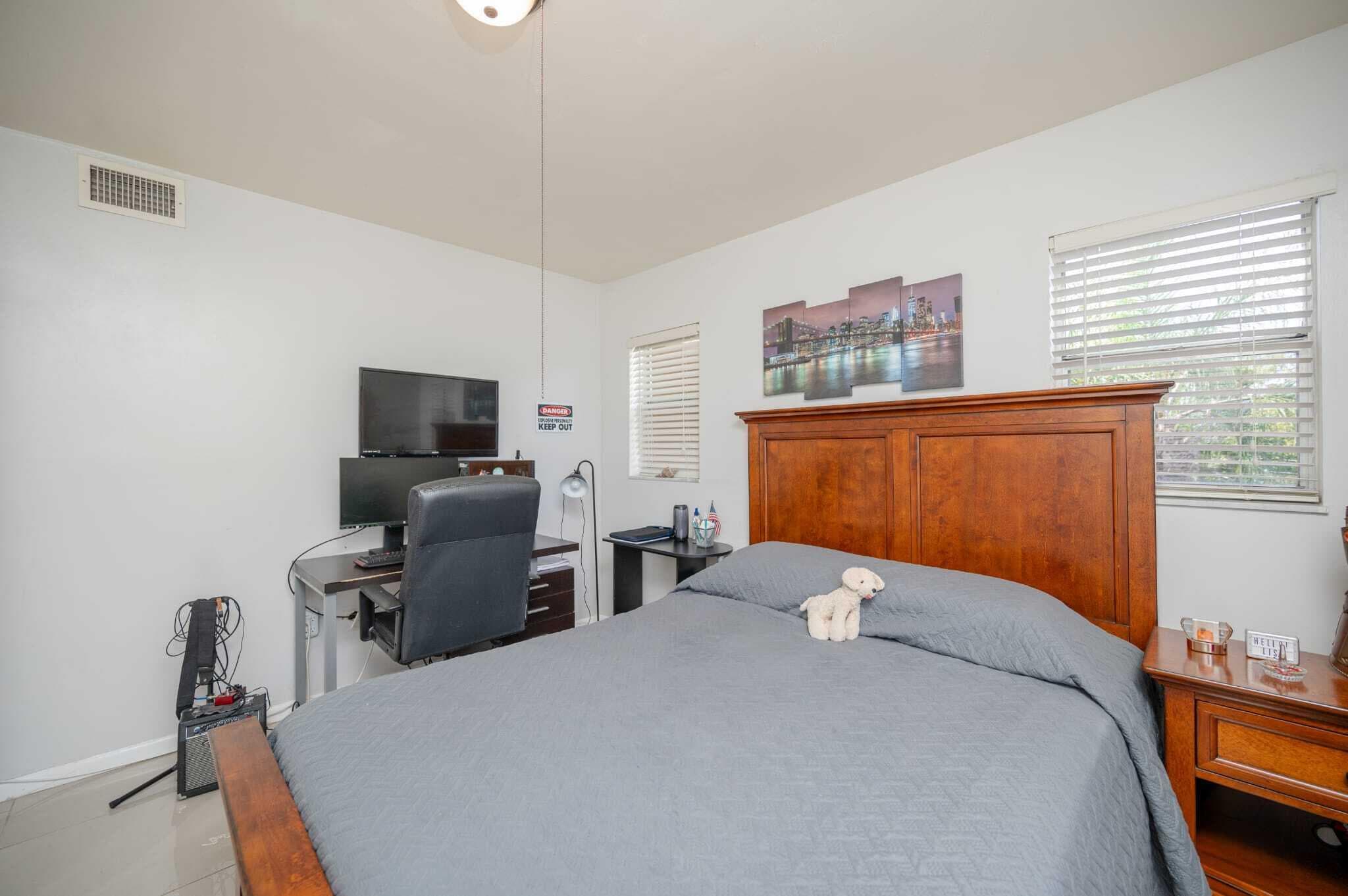 8861 Sunrise Lakes Boulevard Unit 301, Sunrise, FL 33322 — photo 8 of 17