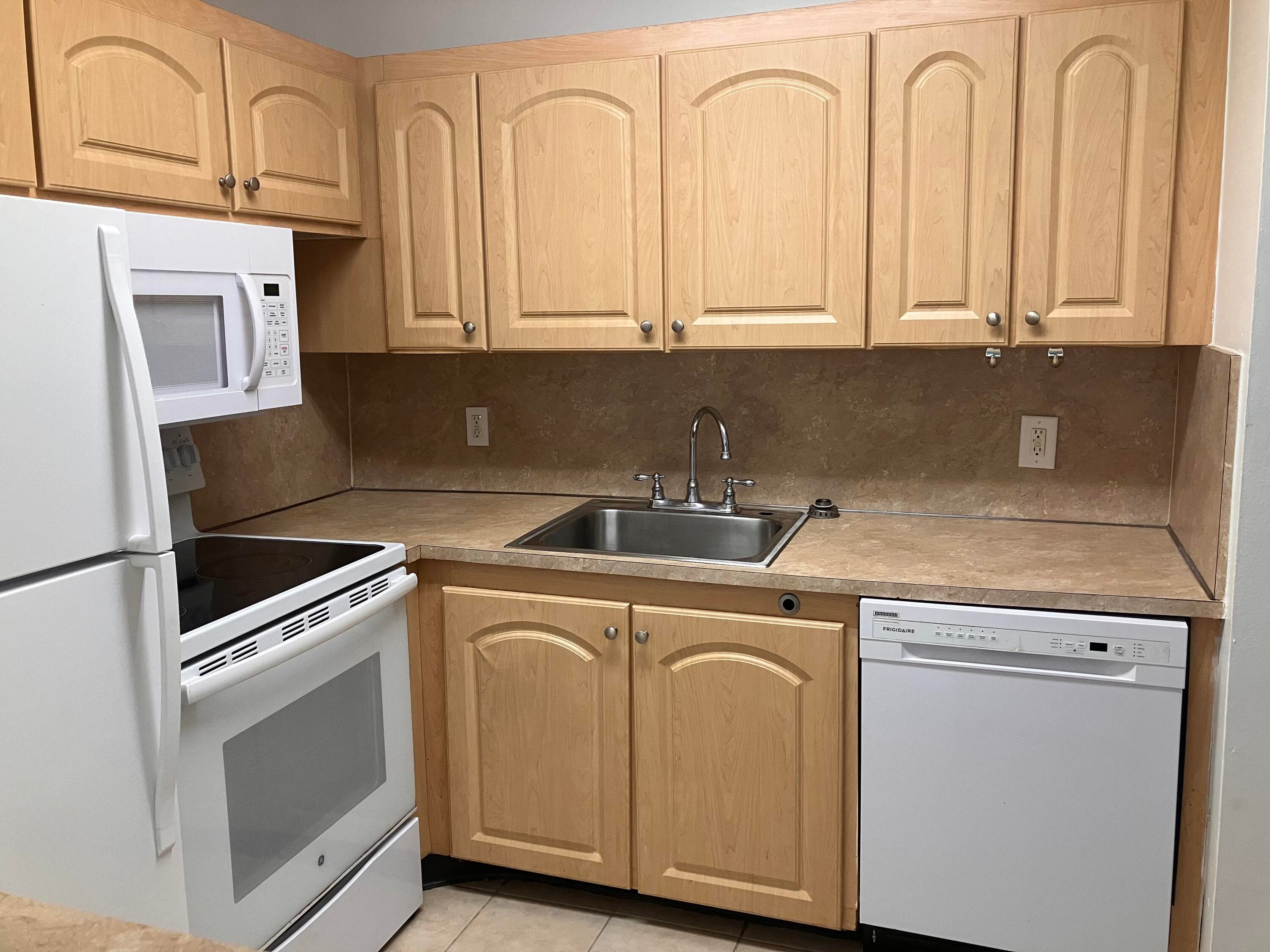259 Sheffield K 259, West Palm Beach, FL 33417 — photo 13 of 34
