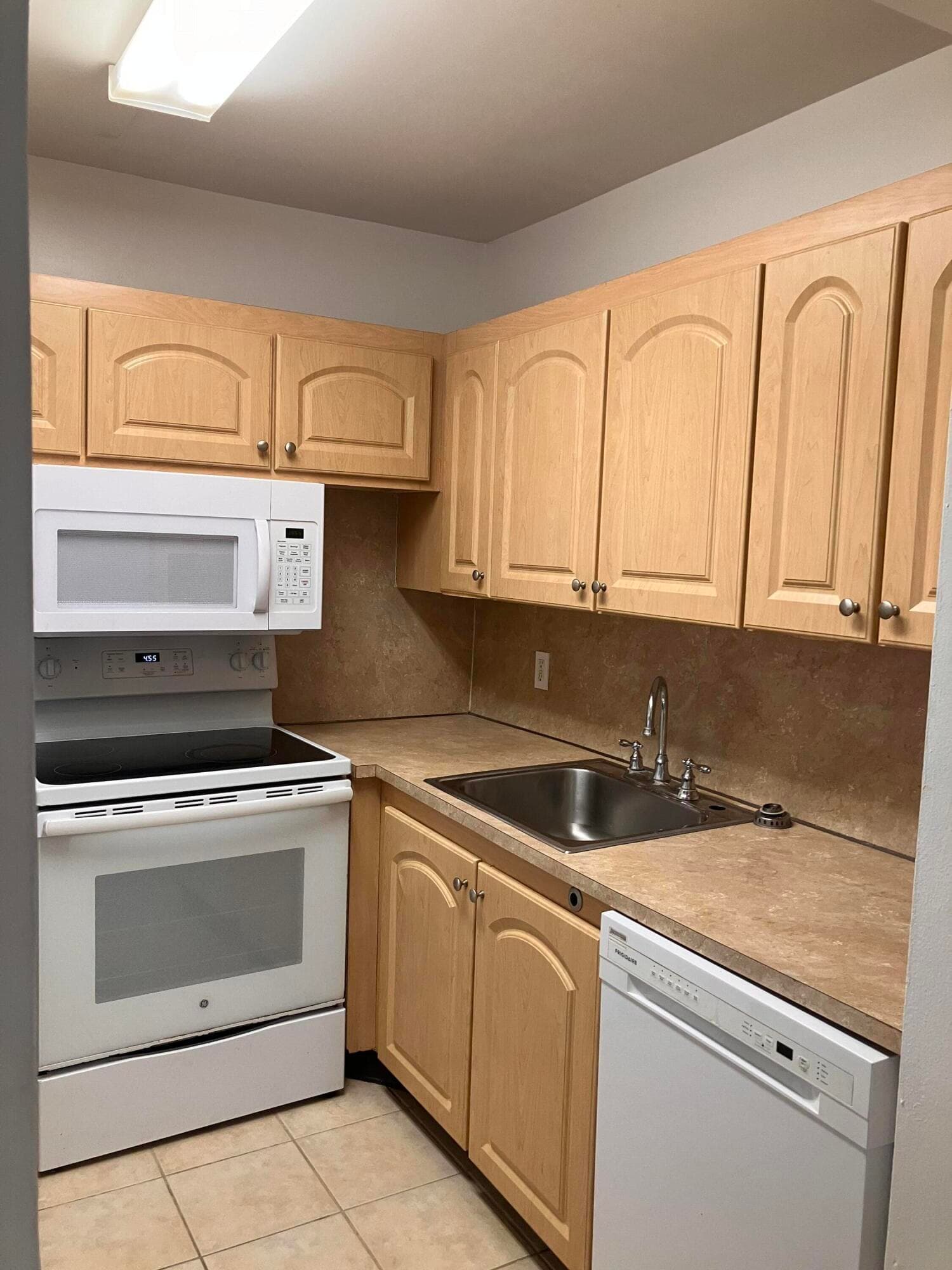 259 Sheffield K 259, West Palm Beach, FL 33417 — photo 14 of 34