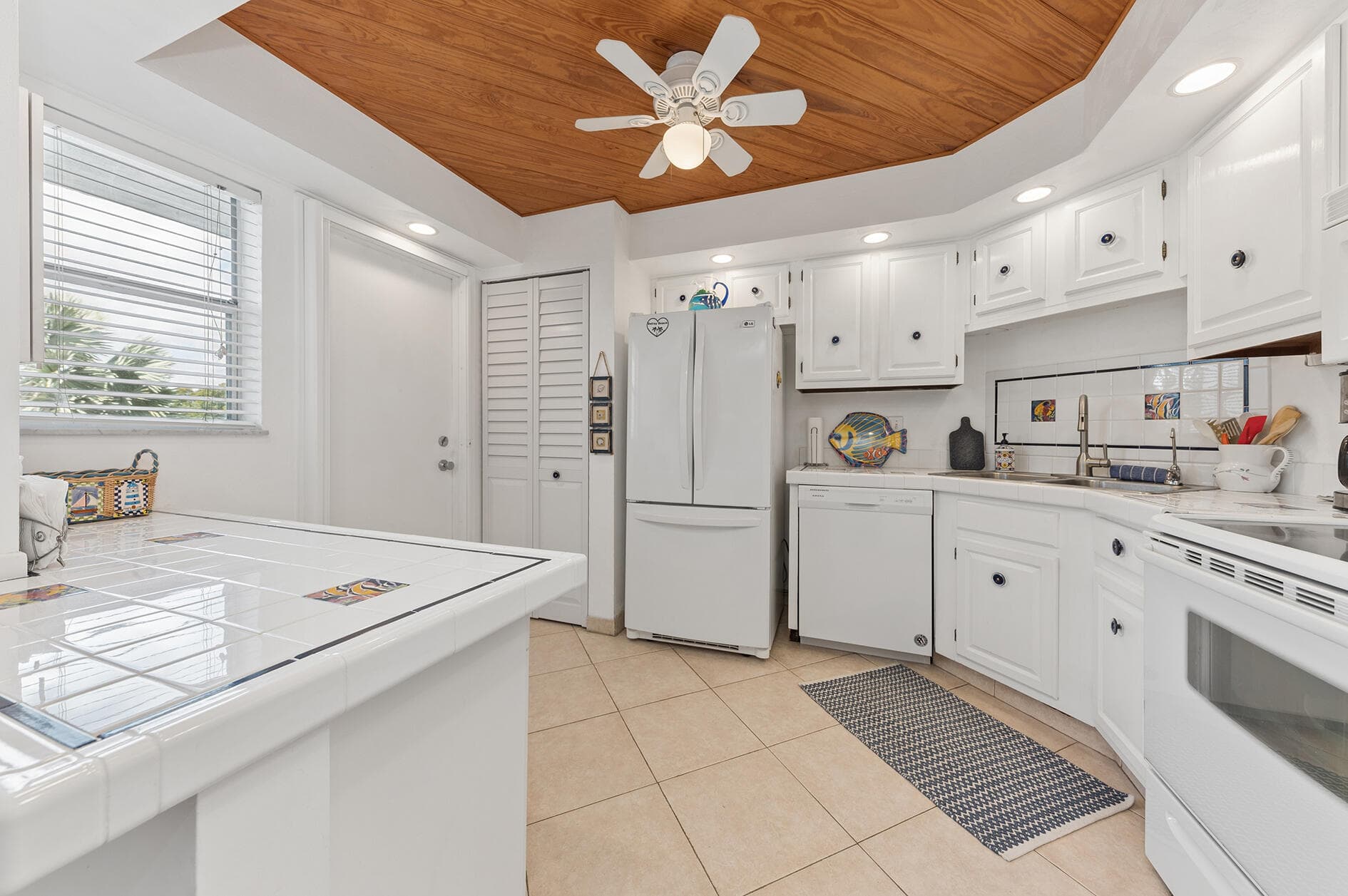 1 Harbourside Drive 1204, Delray Beach, FL 33483 — photo 9 of 37