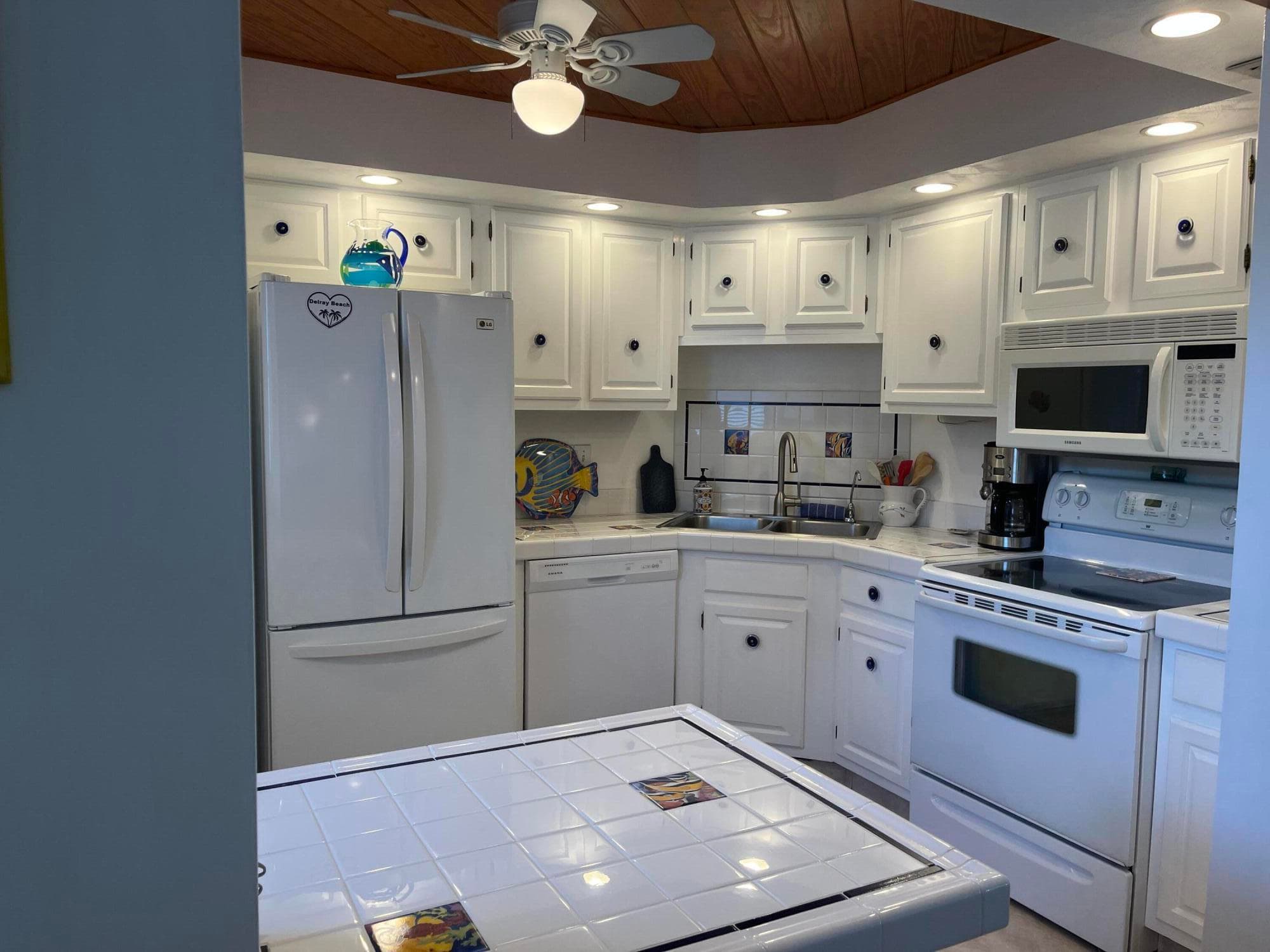 1 Harbourside Drive 1204, Delray Beach, FL 33483 — photo 11 of 37