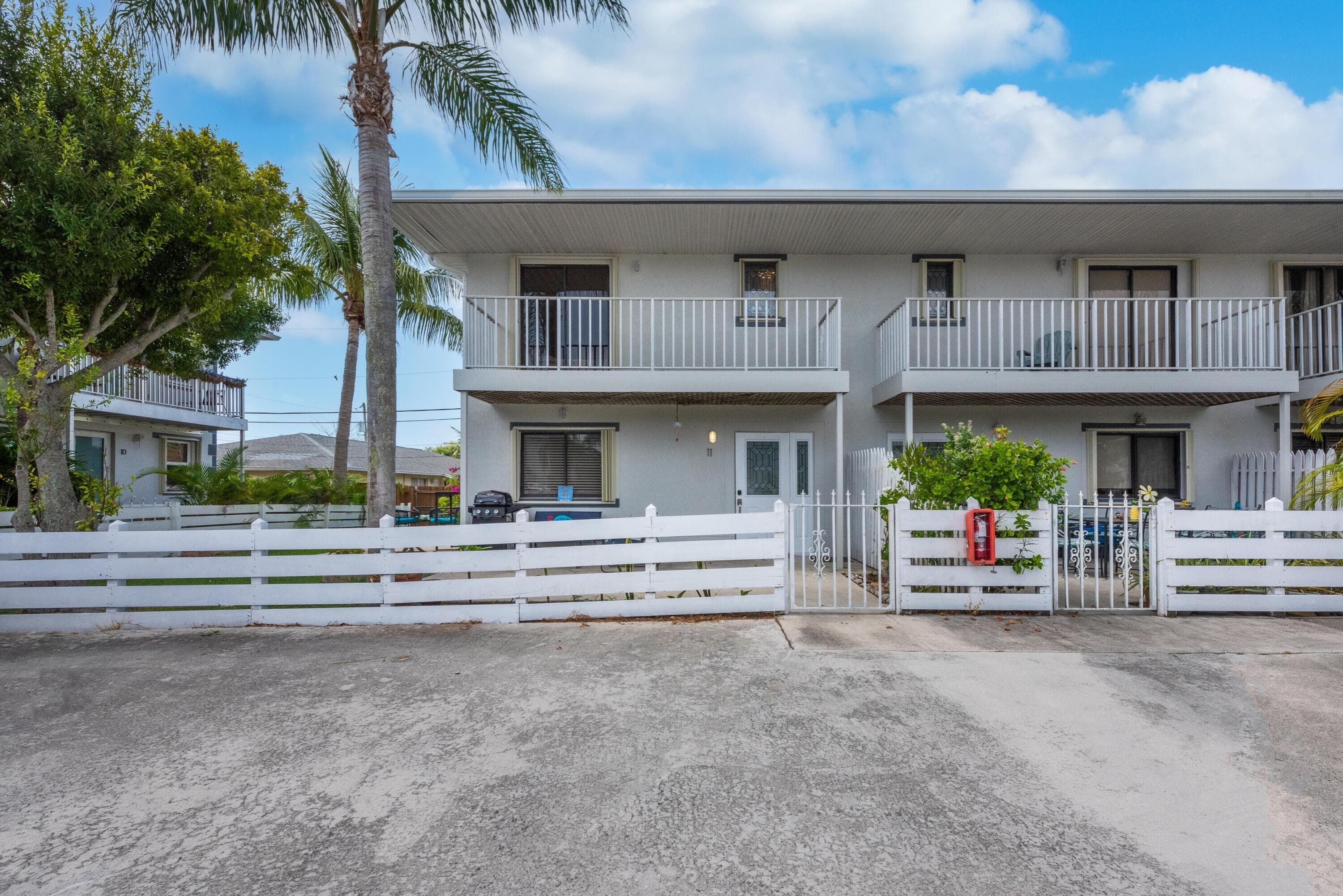 324 W Pine Street 11, Lantana, FL 33462 — photo 3 of 37