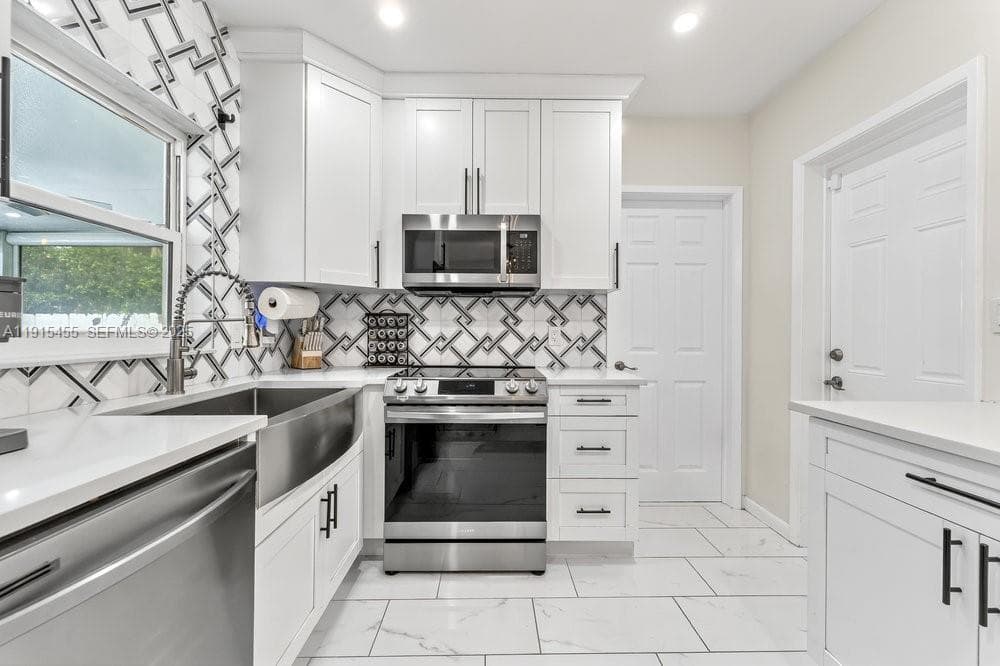 801 NE 19th Terrace, Fort Lauderdale, FL 33304 — photo 14 of 28