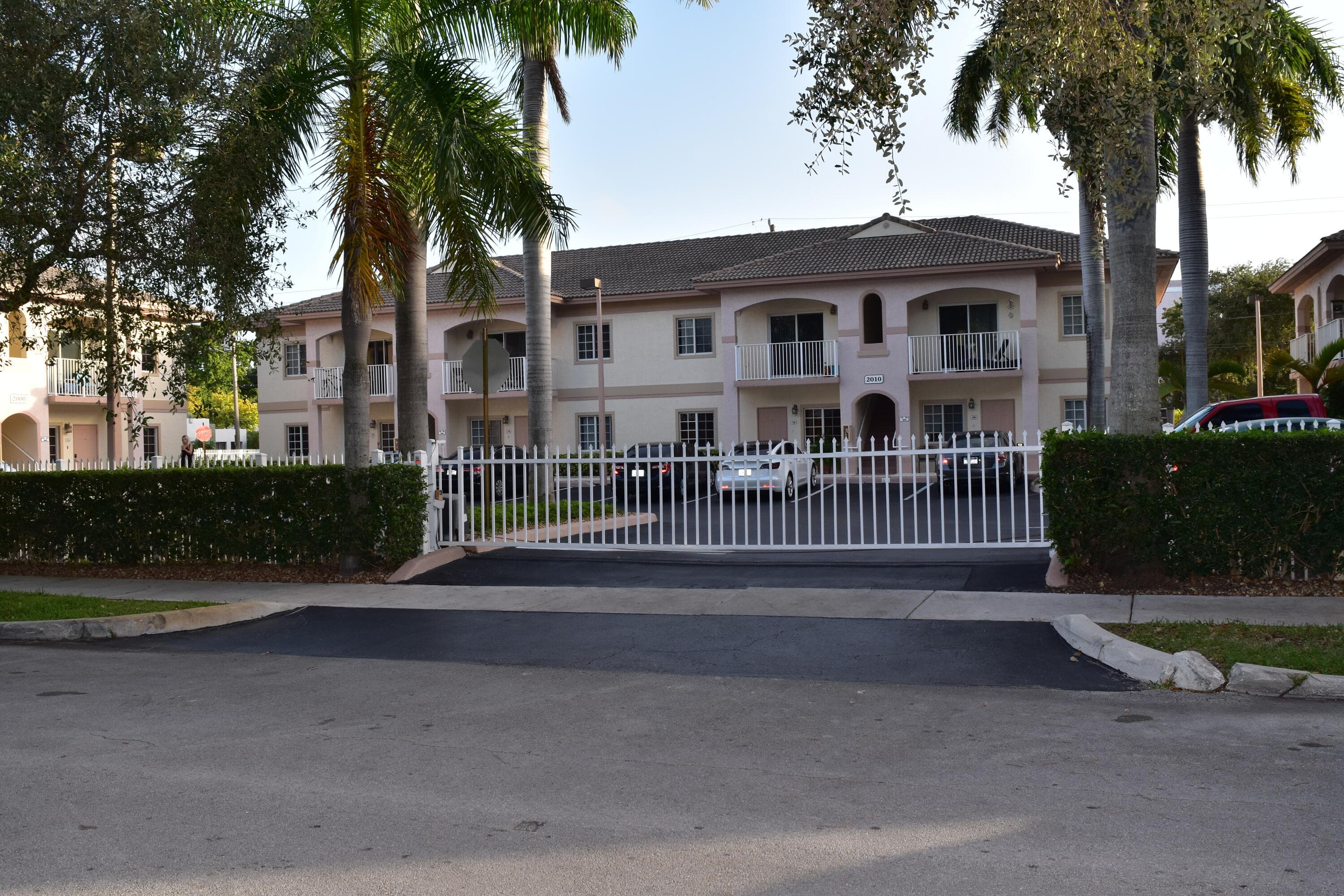 2010 Taylor Street 7b, Hollywood, FL 33020 — photo 15 of 18