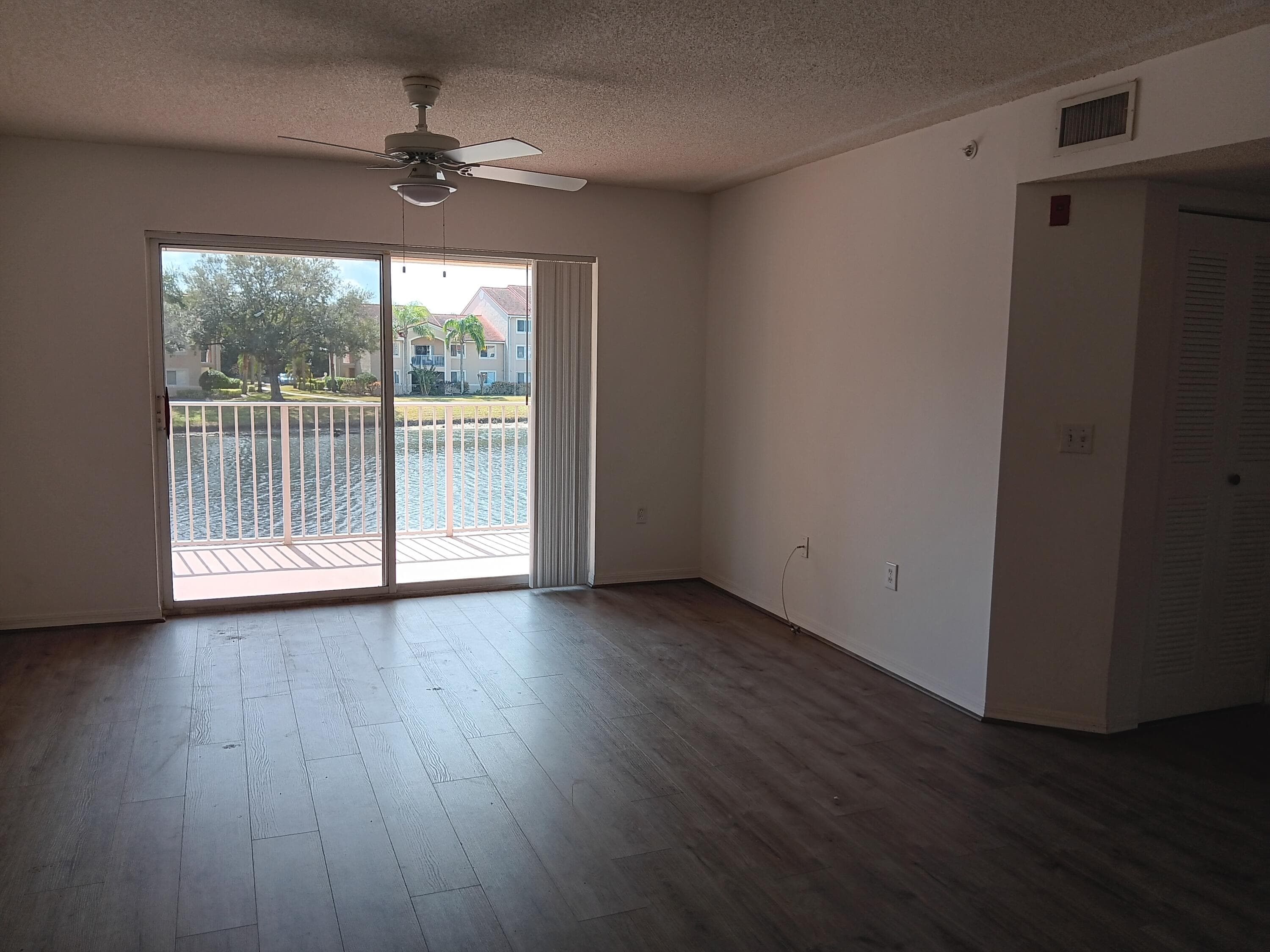 1640 N 42nd Circle 204, Vero Beach, FL 32967 — photo 3 of 15