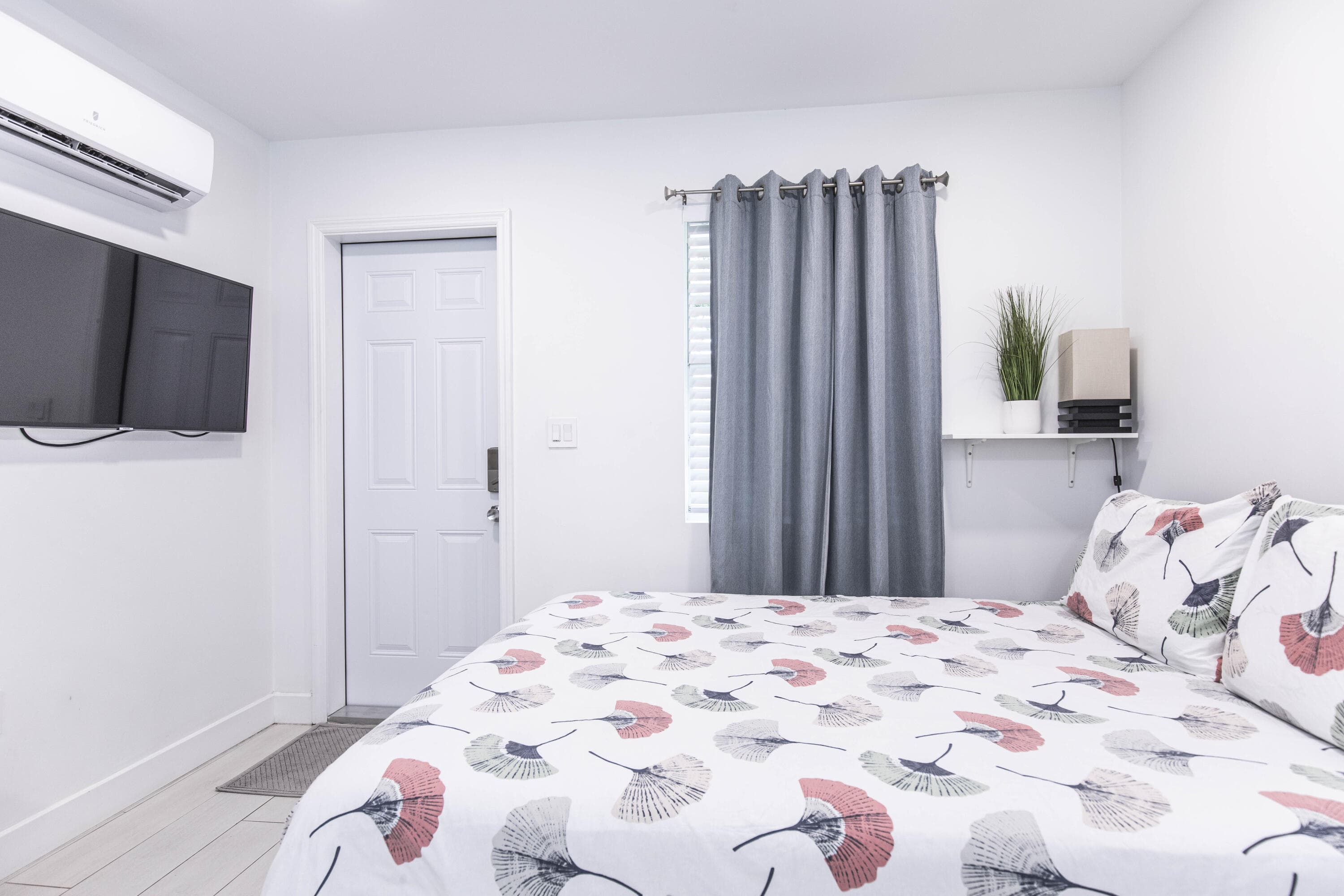1826 Jefferson Street, Hollywood, FL 33020 — photo 10 of 13