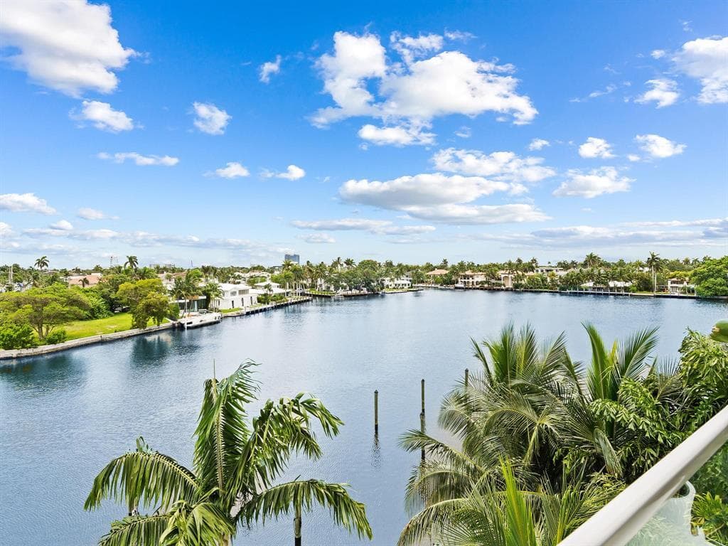 353 Sunset Drive 202, Fort Lauderdale, FL 33301 — photo 4 of 44