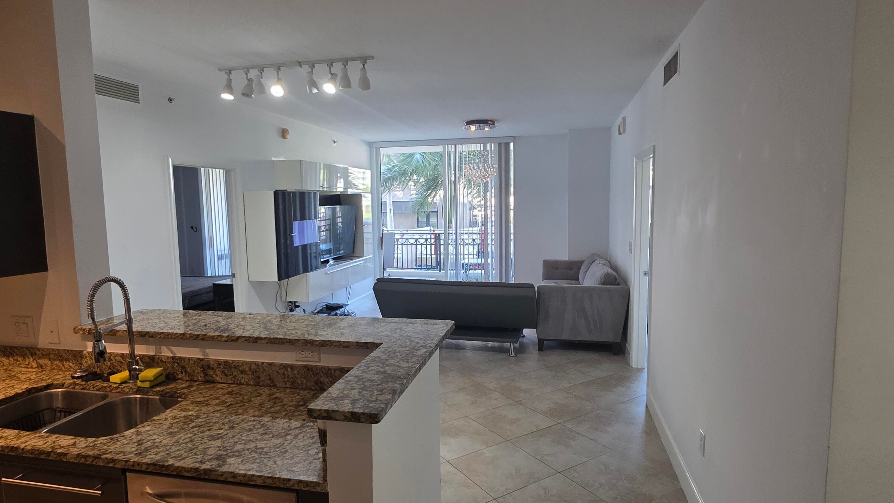 550 Okeechobee Boulevard 308, West Palm Beach, FL 33401 — photo 3 of 10