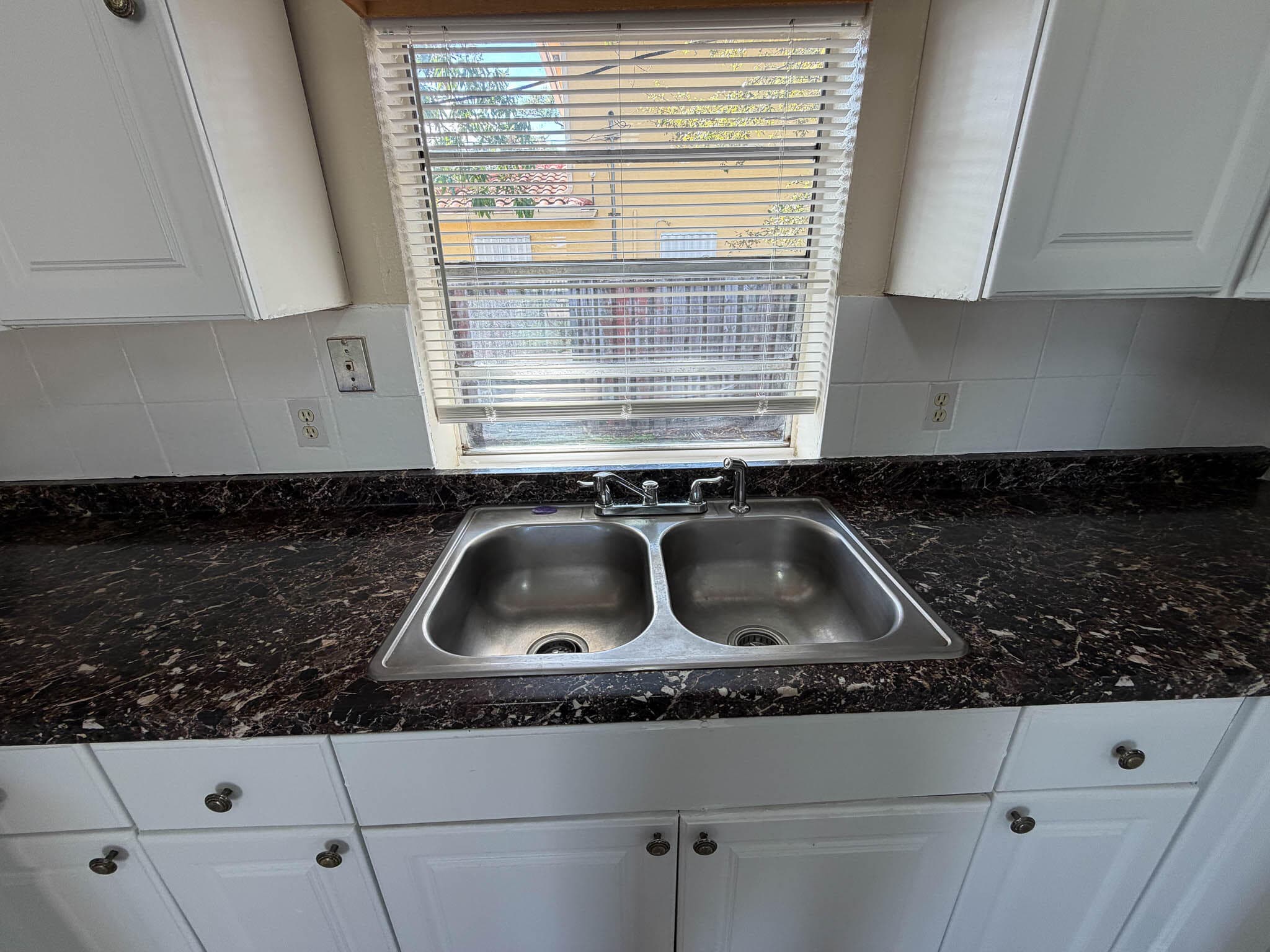 2250 NW 27th Street, Oakland Park, FL 33311 — photo 7 of 27