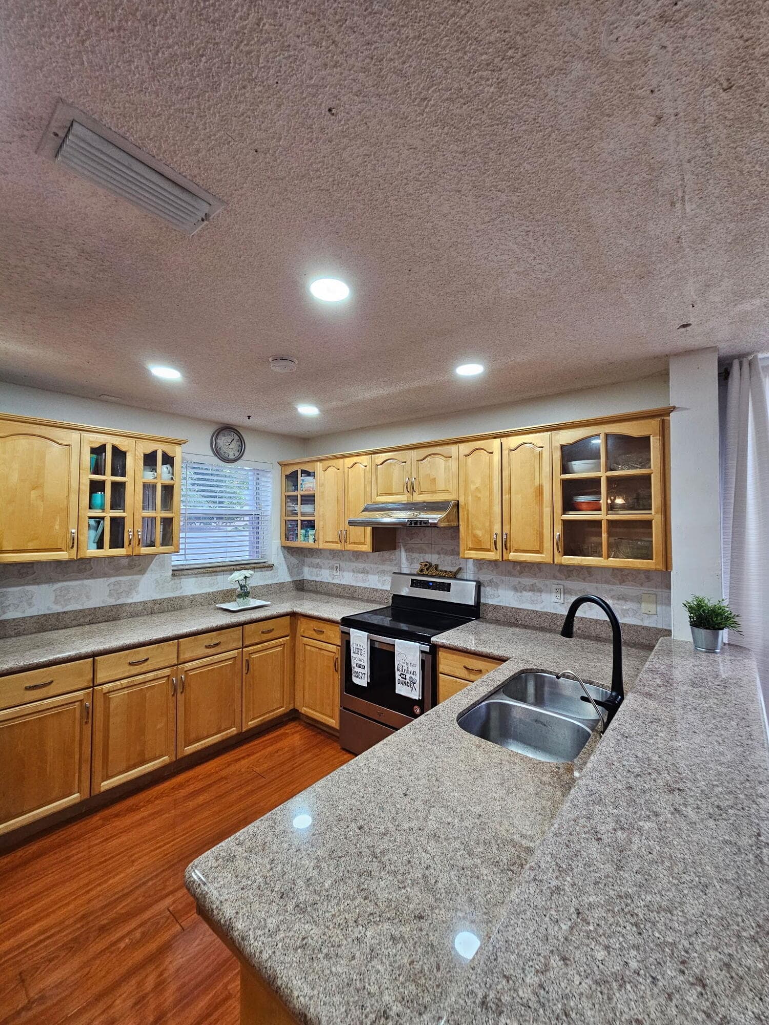 12028 NW 13th Street, Pembroke Pines, FL 33026 — photo 16 of 47