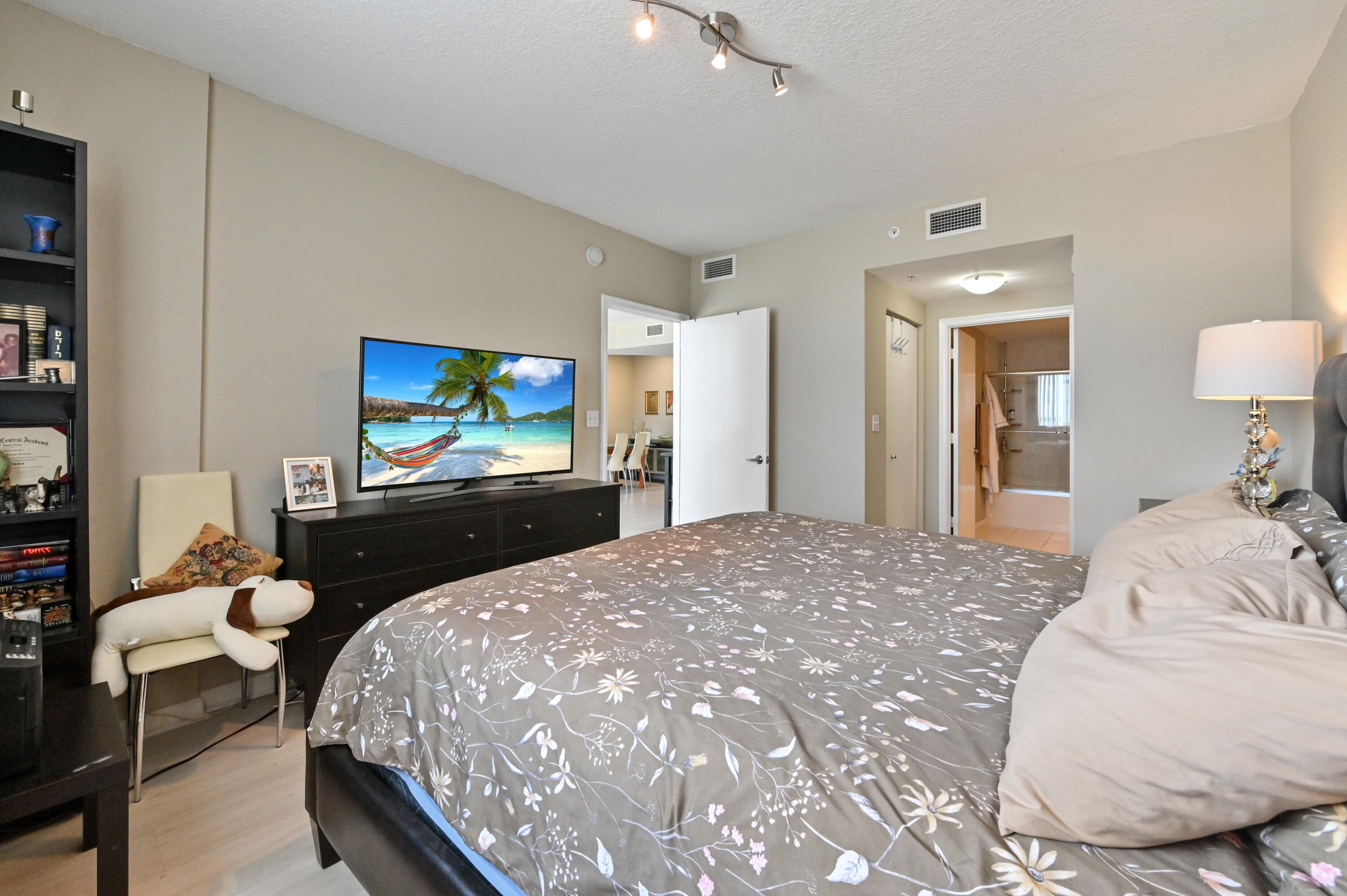 18800 NE 29th Avenue 816, Aventura, FL 33180 — photo 23 of 35