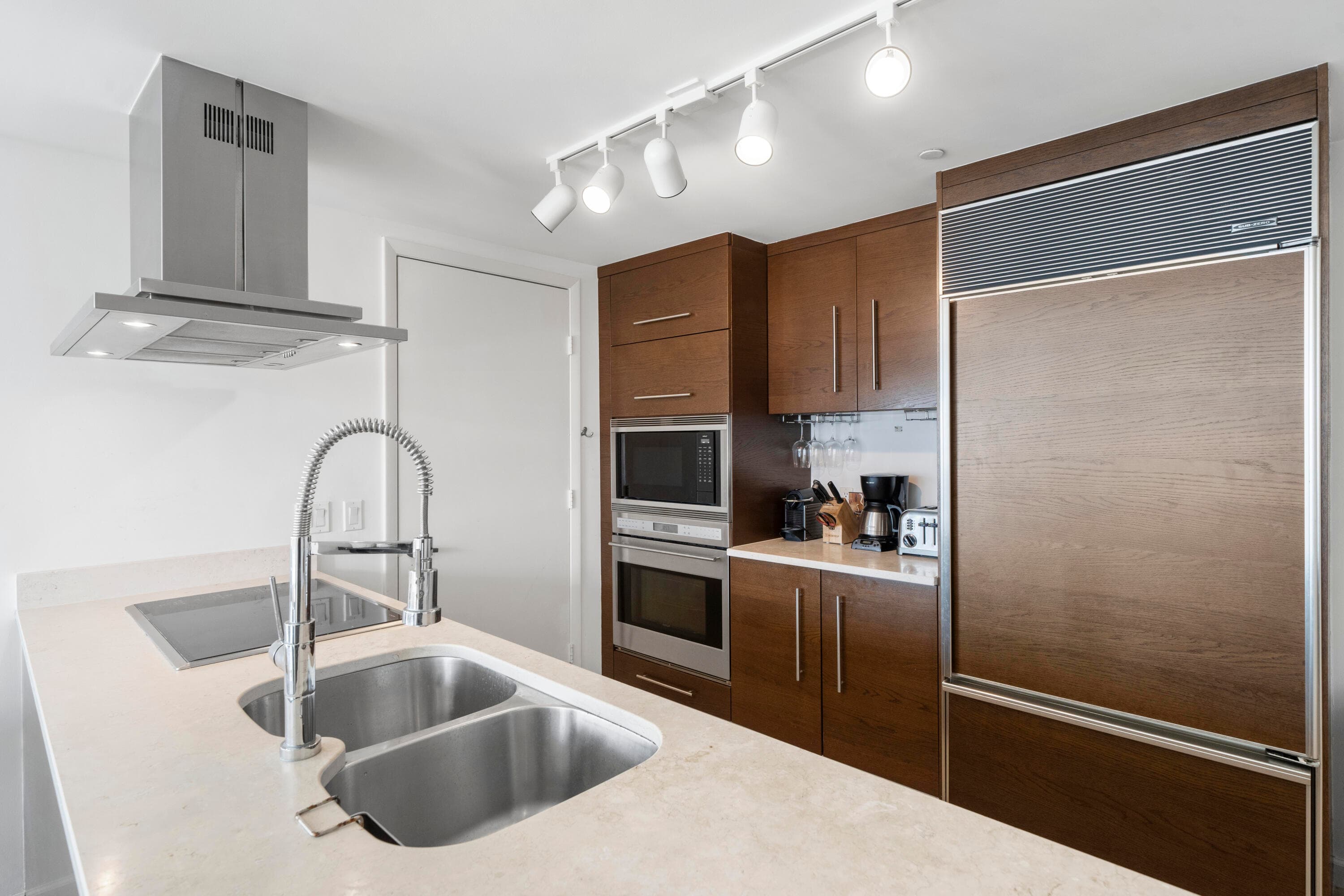 495 Brickell Avenue 811, Miami, FL 33131 — photo 11 of 47