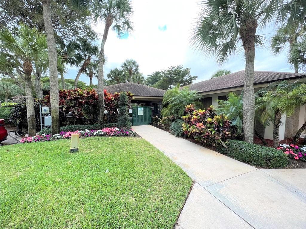 625 Oaks Drive 106, Pompano Beach, FL 33069 — photo 26 of 32