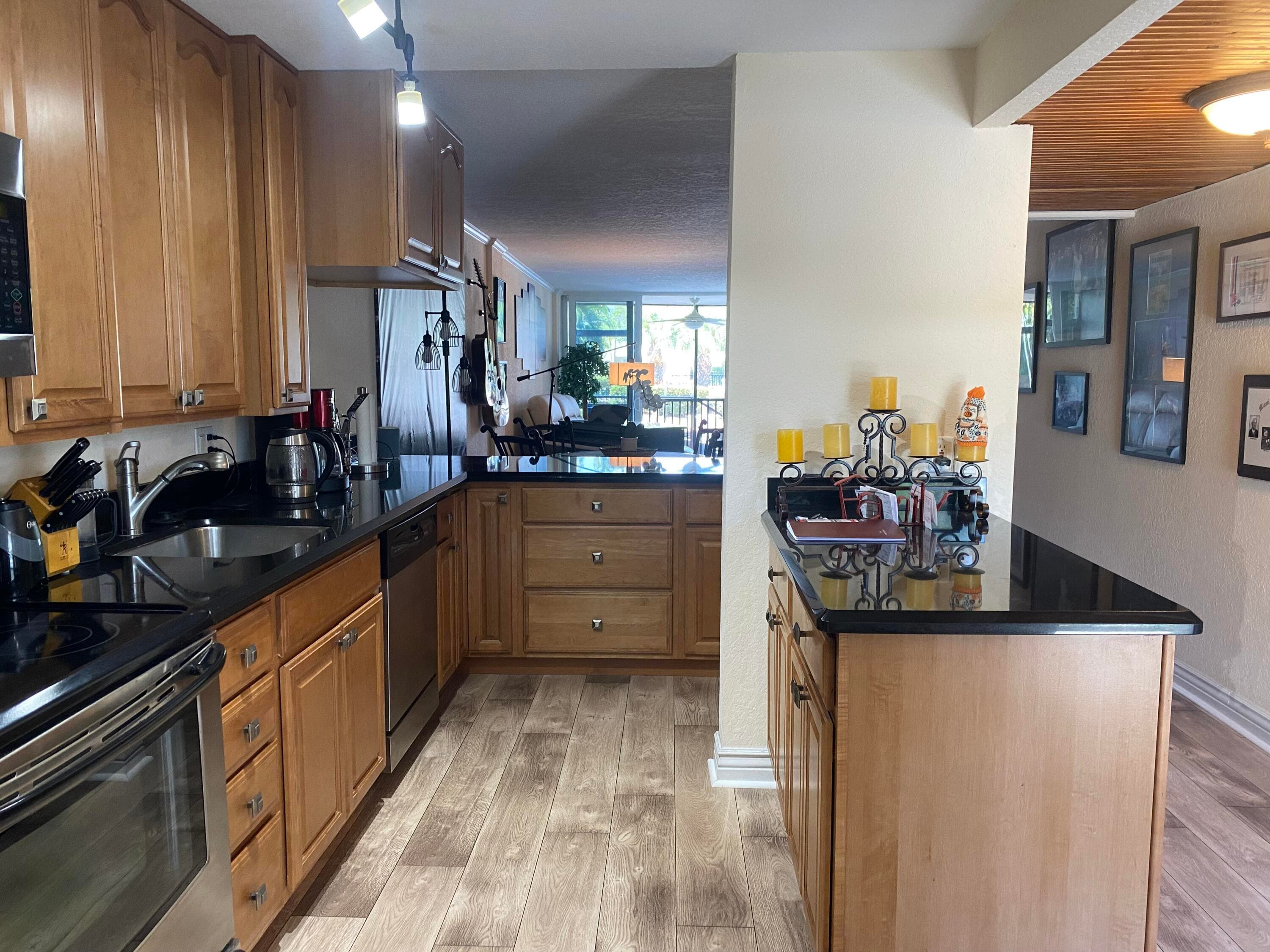 3 Royal Palm Way 102, Boca Raton, FL 33432 — photo 5 of 43