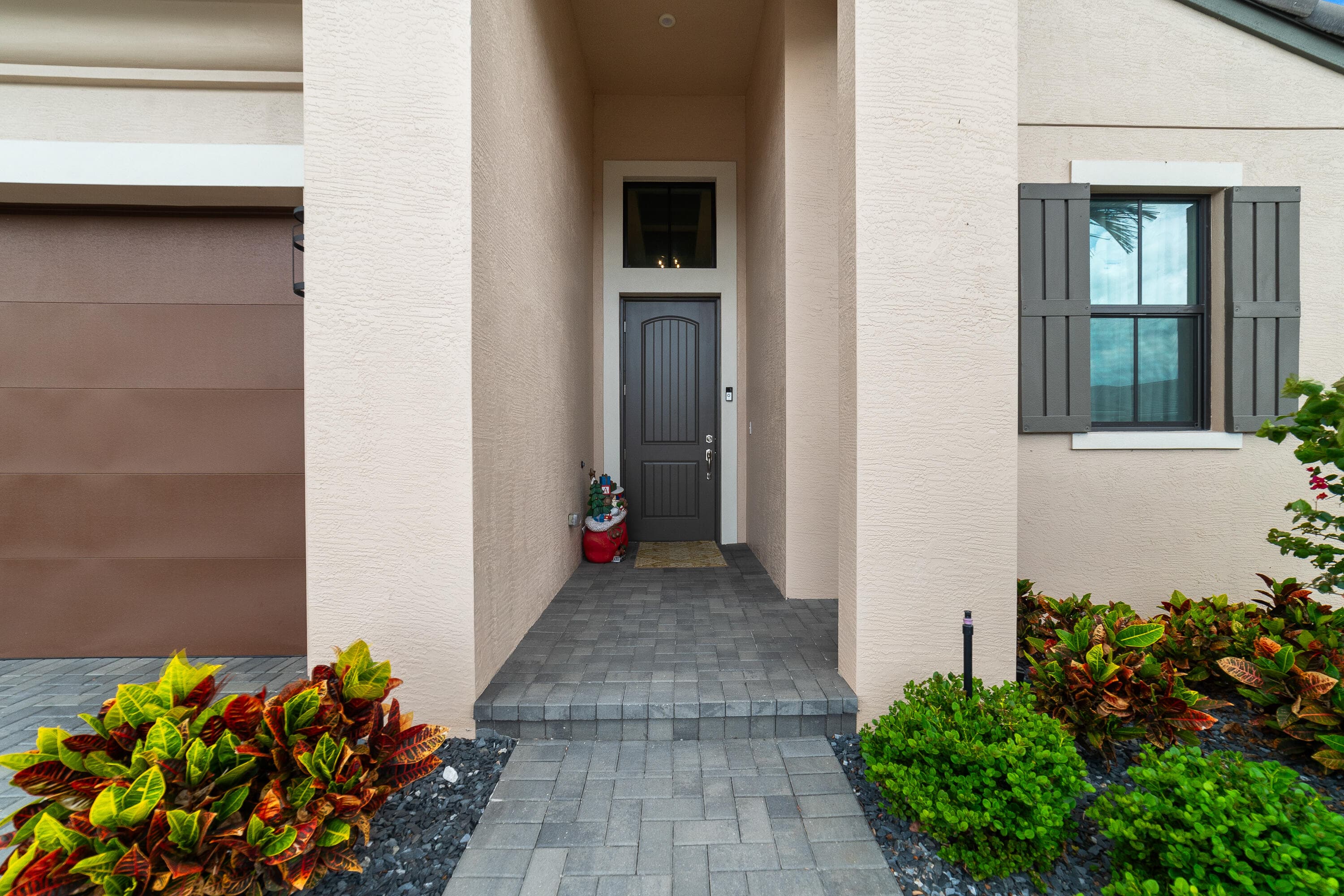 2801 SE Ashfield Drive, Port St. Lucie, FL 34984 — photo 2 of 37
