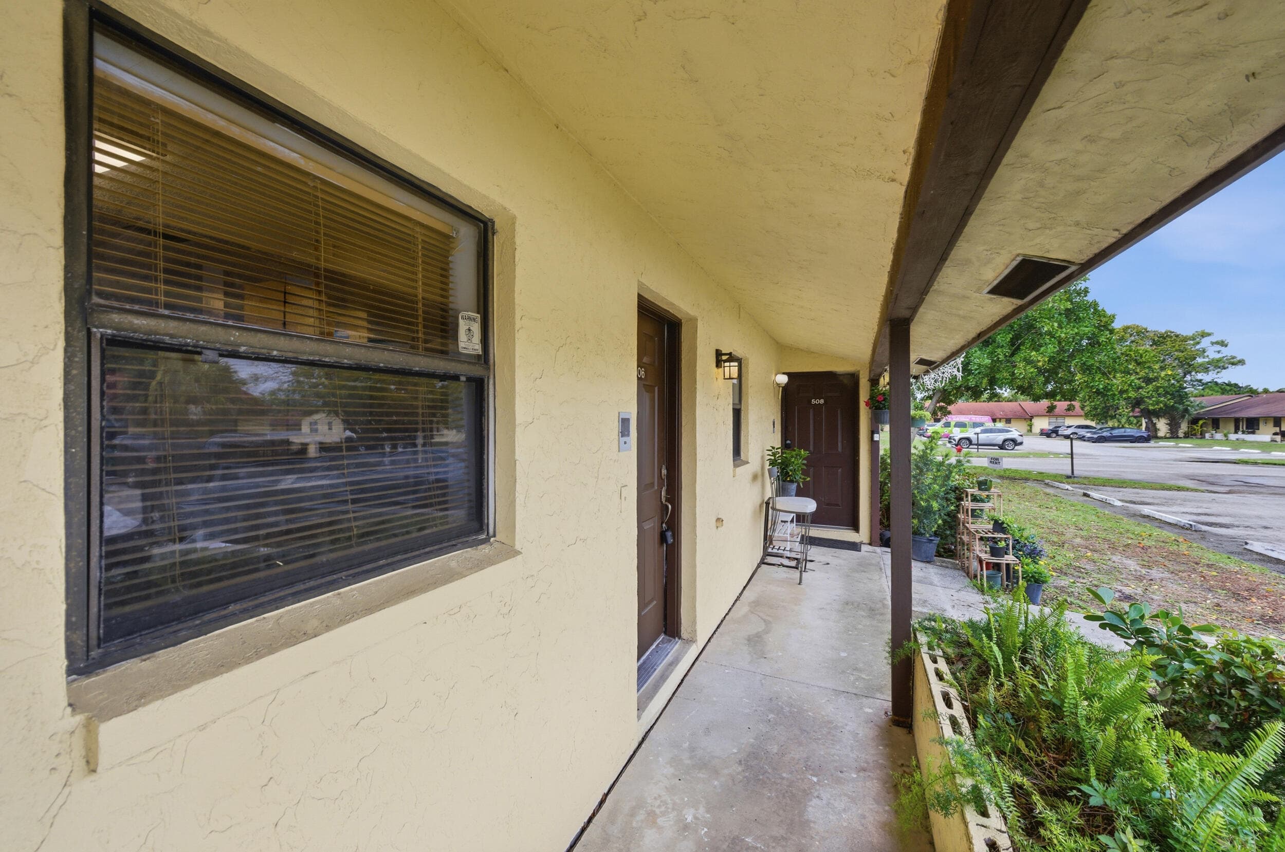 506 Glenwood Drive, West Palm Beach, FL 33415 — photo 3 of 25