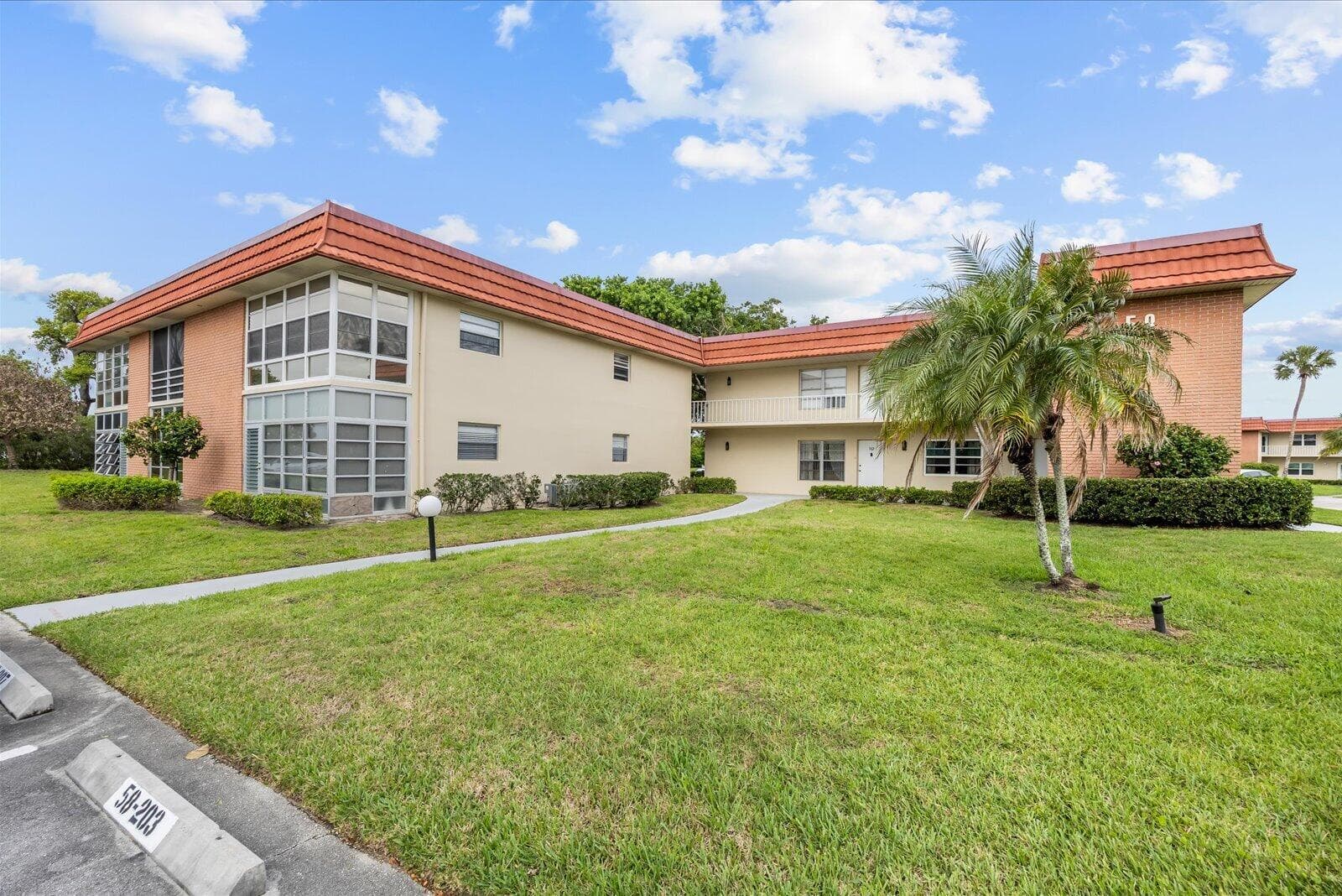 58 Woodland Drive 102, Vero Beach, FL 32962 — photo 2 of 39