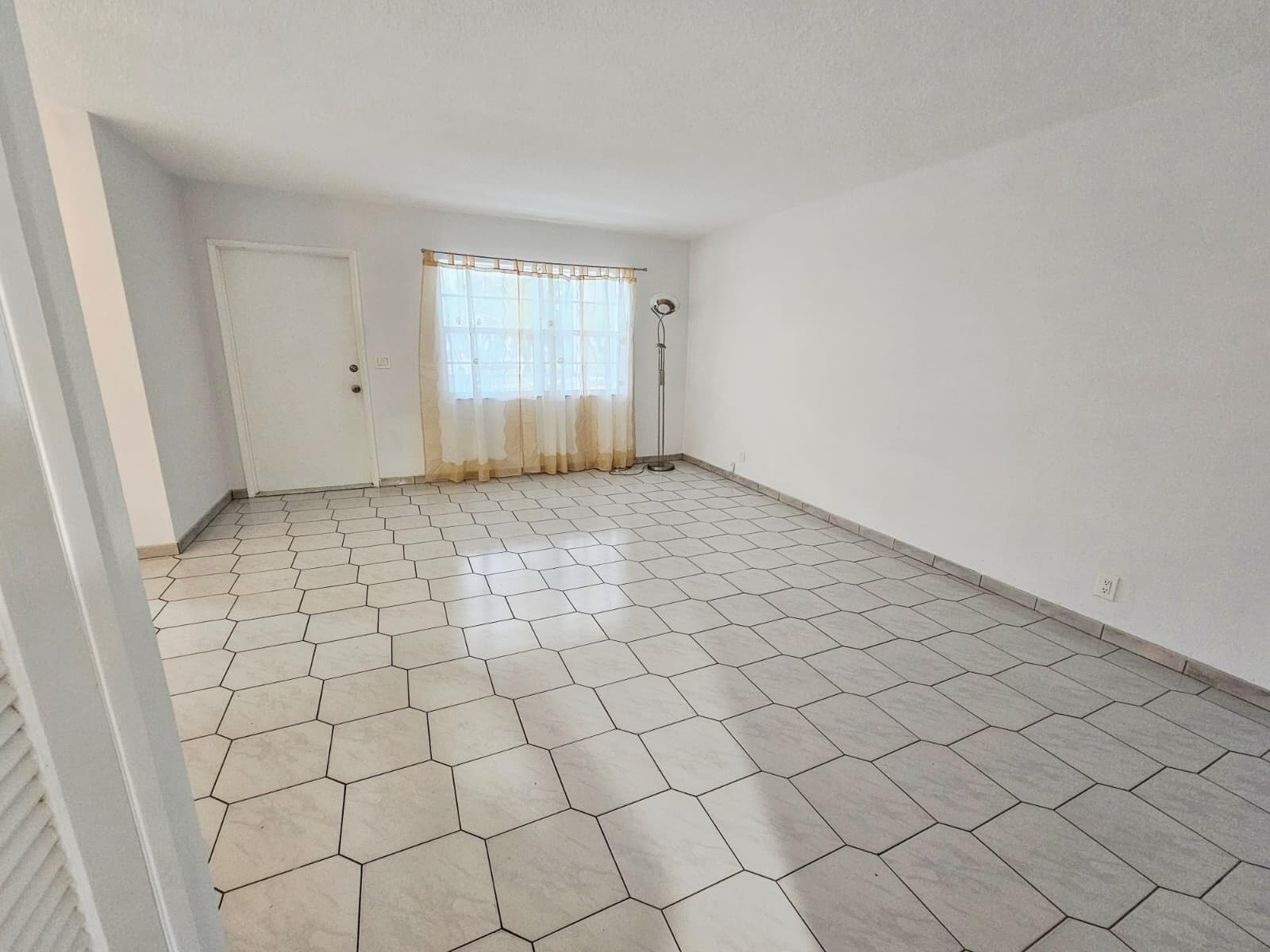 501 Blue Heron Drive 218a, Hallandale Beach, FL 33009 — photo 7 of 21